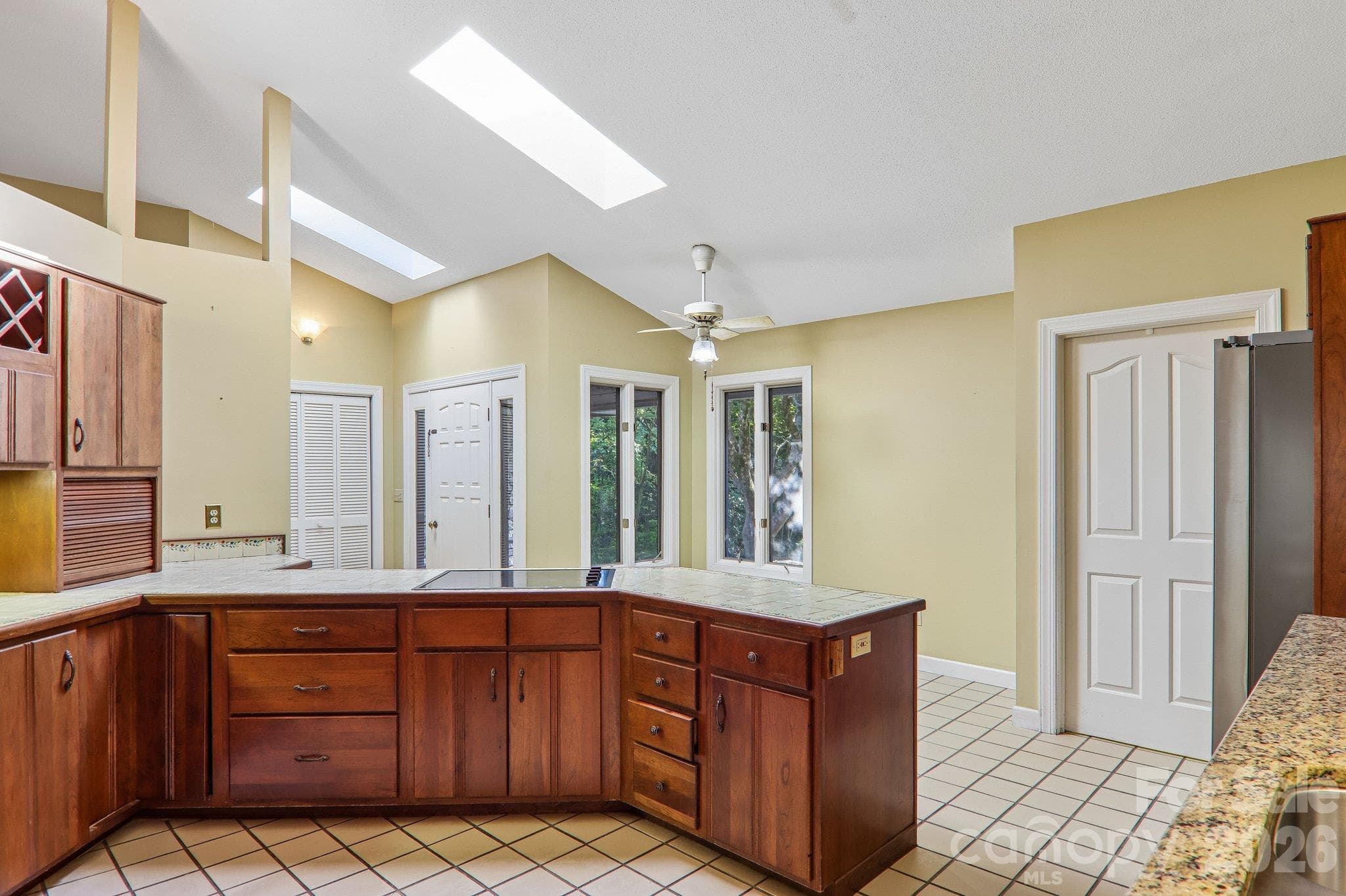 Single Family Residence at 108 Kenwood Drive, Hendersonville, photo 19 of 48