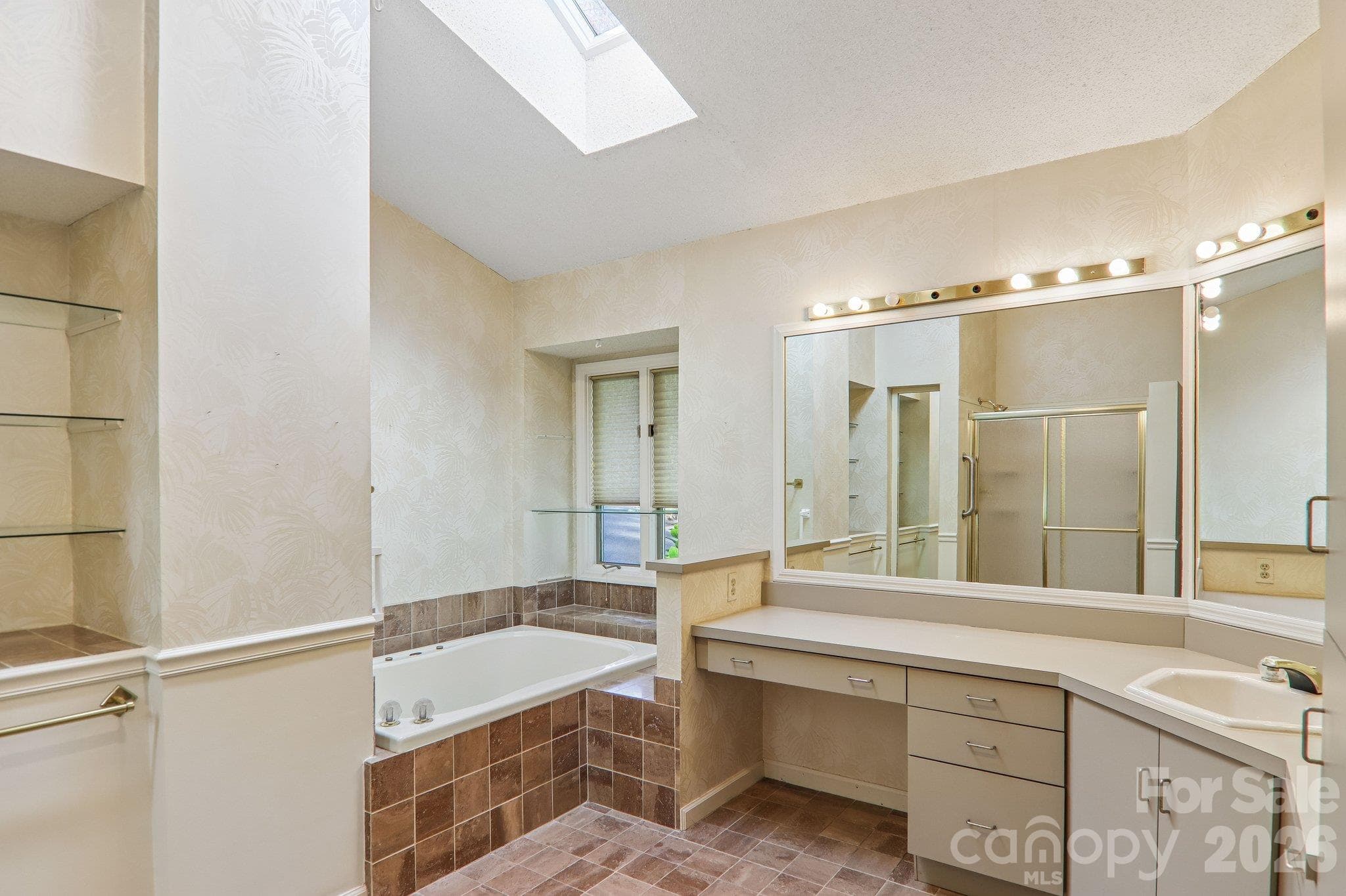 Spacious Primary Bath - 108 Kenwood Drive, Hendersonville