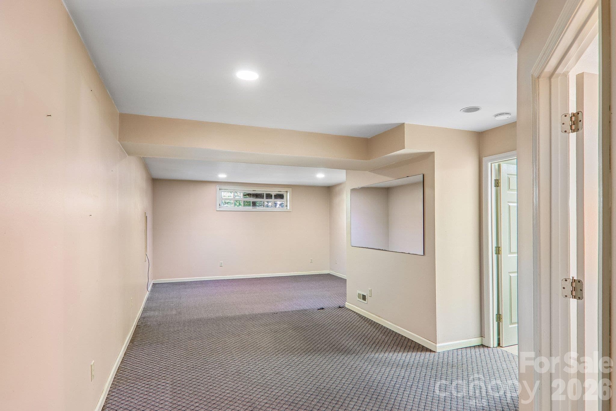 Basement Flex Space - 108 Kenwood Drive, Hendersonville
