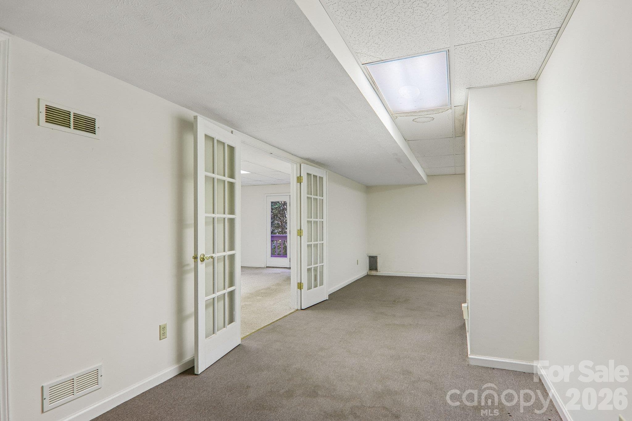 Single Family Residence at 108 Kenwood Drive, Hendersonville, photo 34 of 48