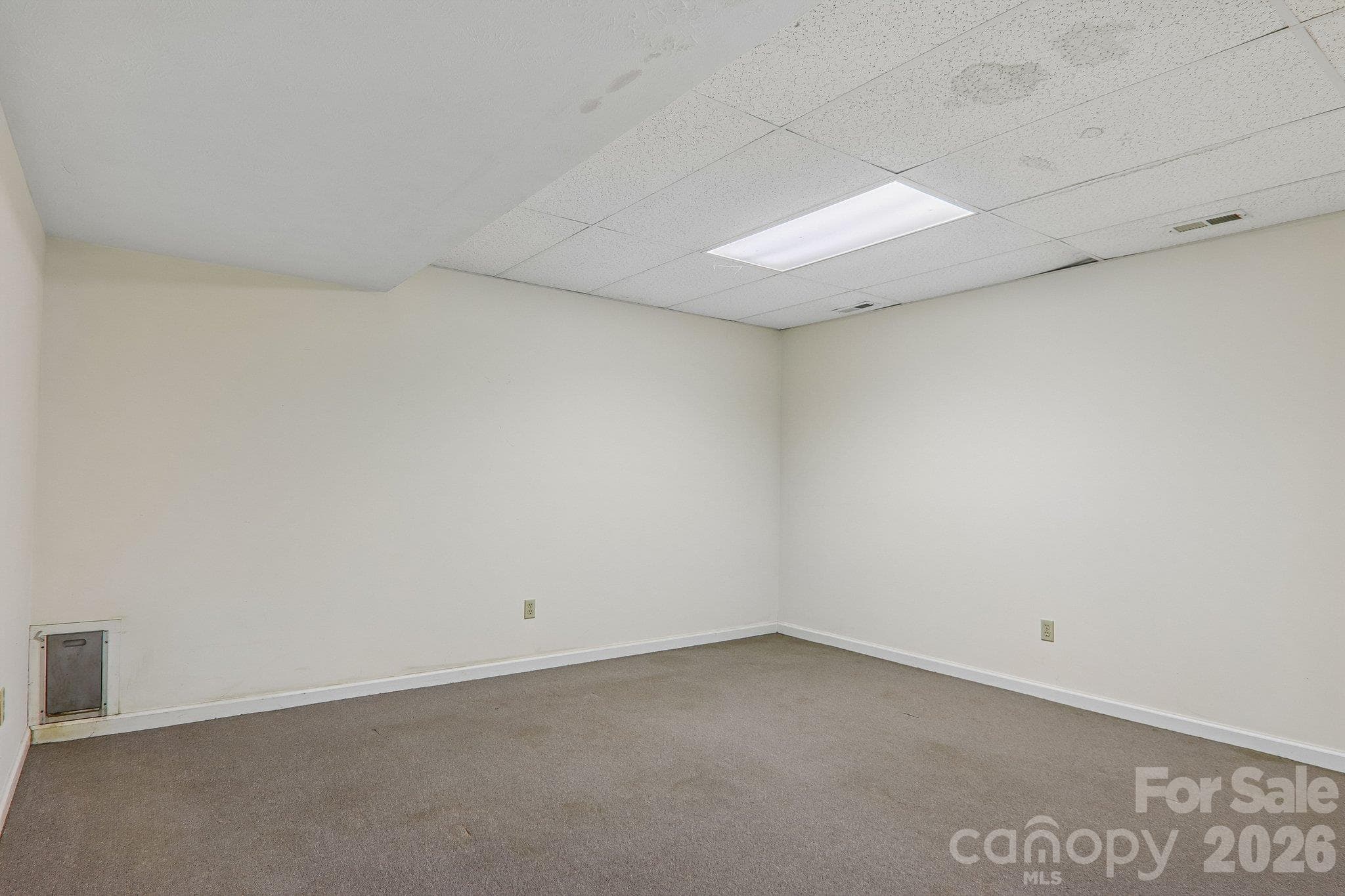 Single Family Residence at 108 Kenwood Drive, Hendersonville, photo 35 of 48