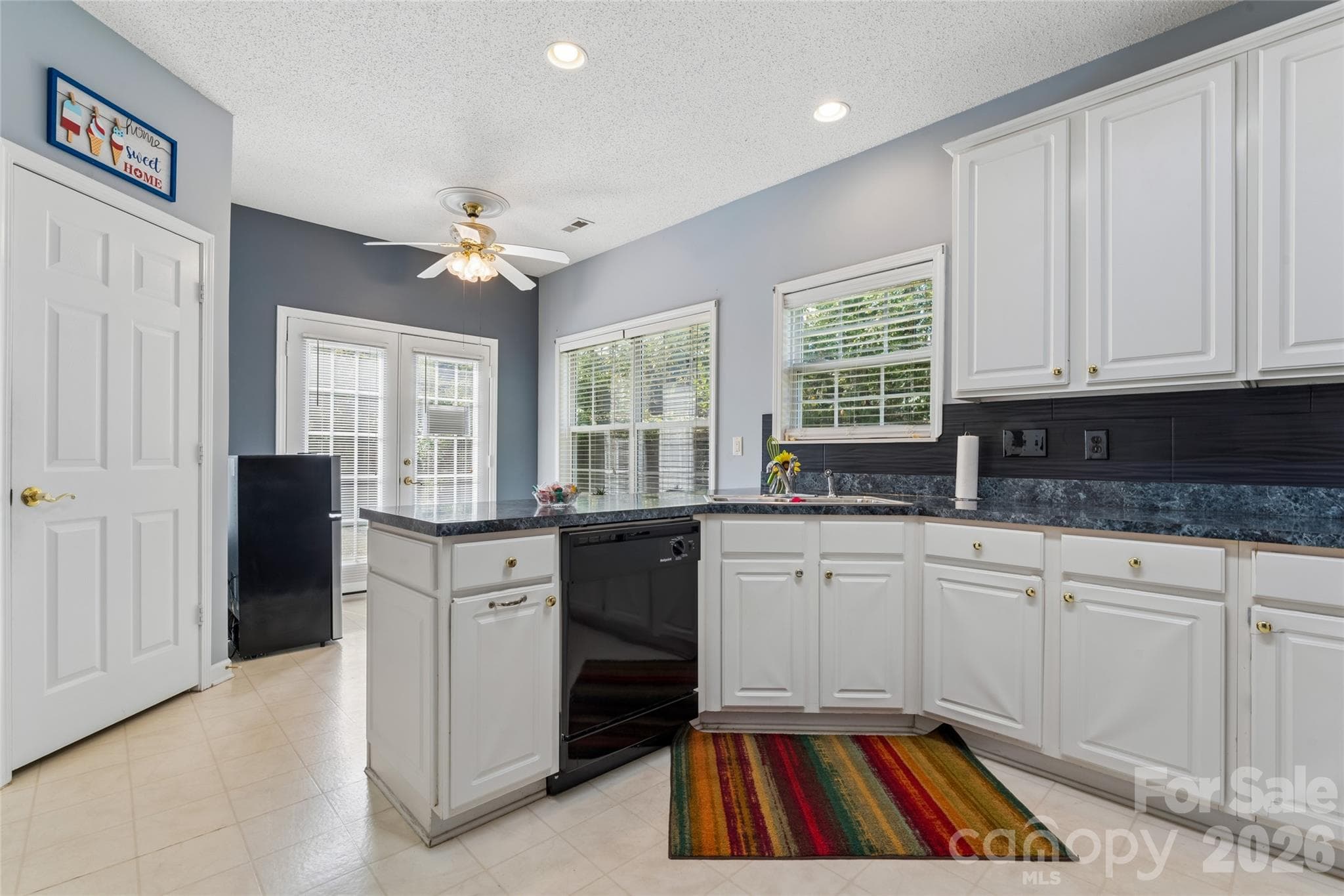 Single Family Residence at 11925 Little Stoney Court, Charlotte, photo 4 of 36