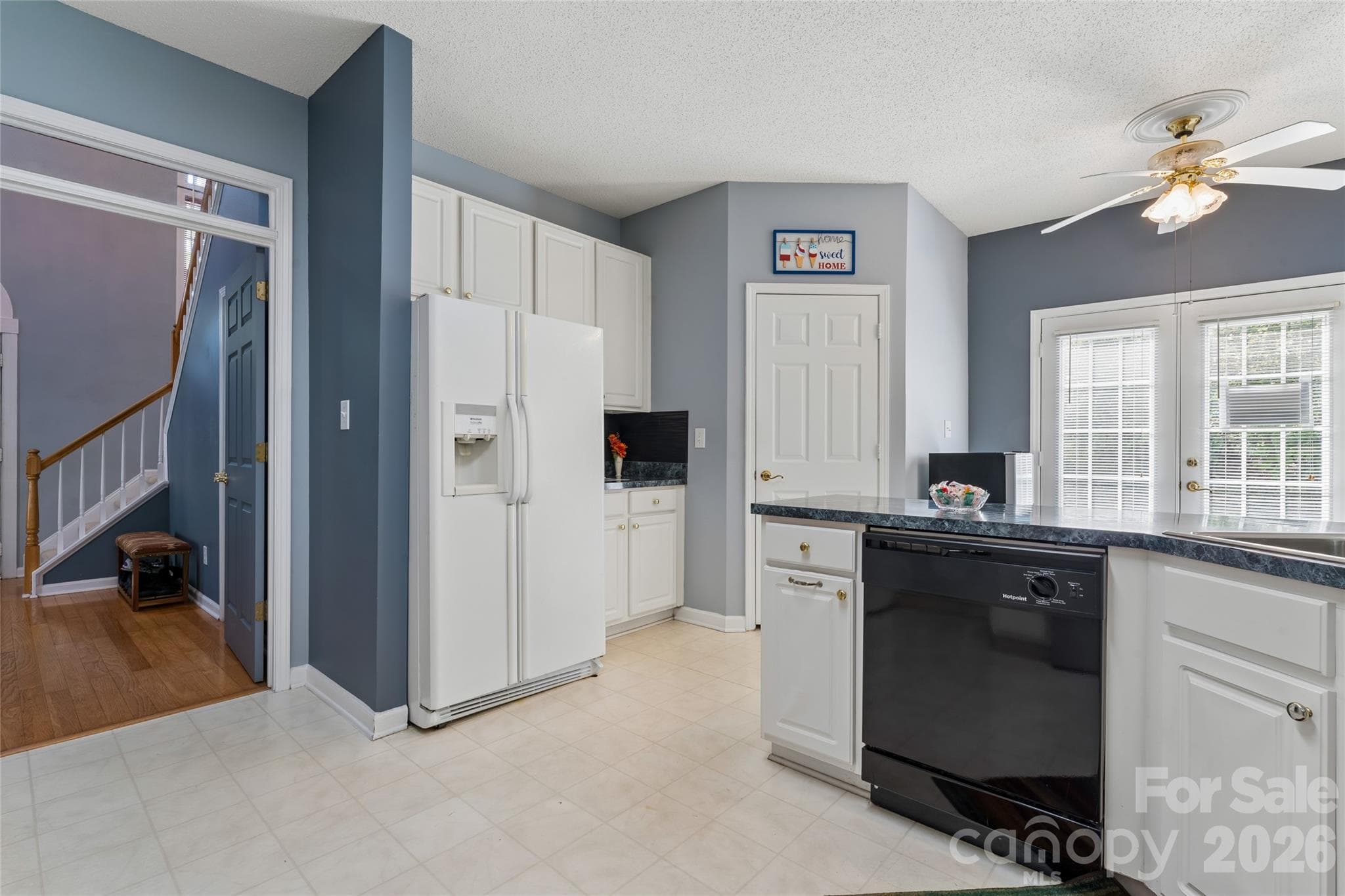 Single Family Residence at 11925 Little Stoney Court, Charlotte, photo 5 of 36