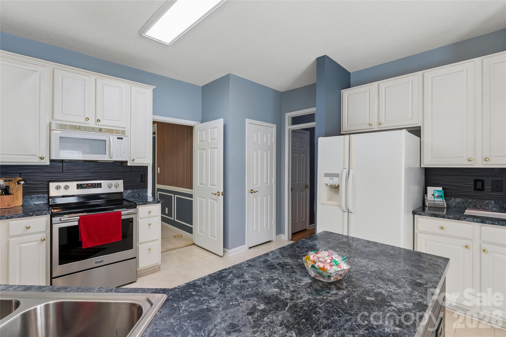 Single Family Residence at 11925 Little Stoney Court, Charlotte, photo 7 of 36