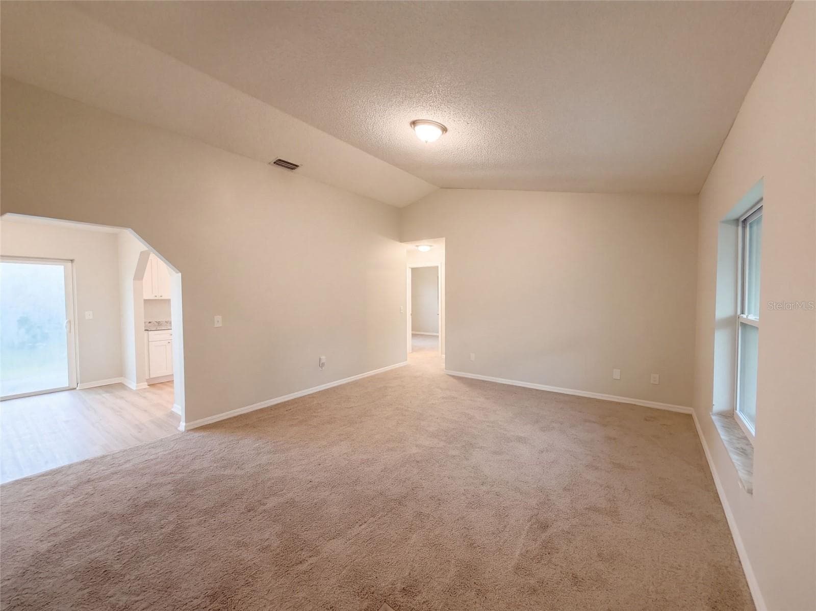 Single Family Residence at 3 EMERALD TRAIL PL, OCALA, photo 3 of 18