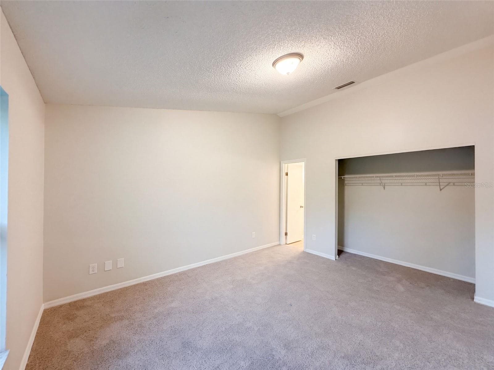Single Family Residence at 3 EMERALD TRAIL PL, OCALA, photo 4 of 18