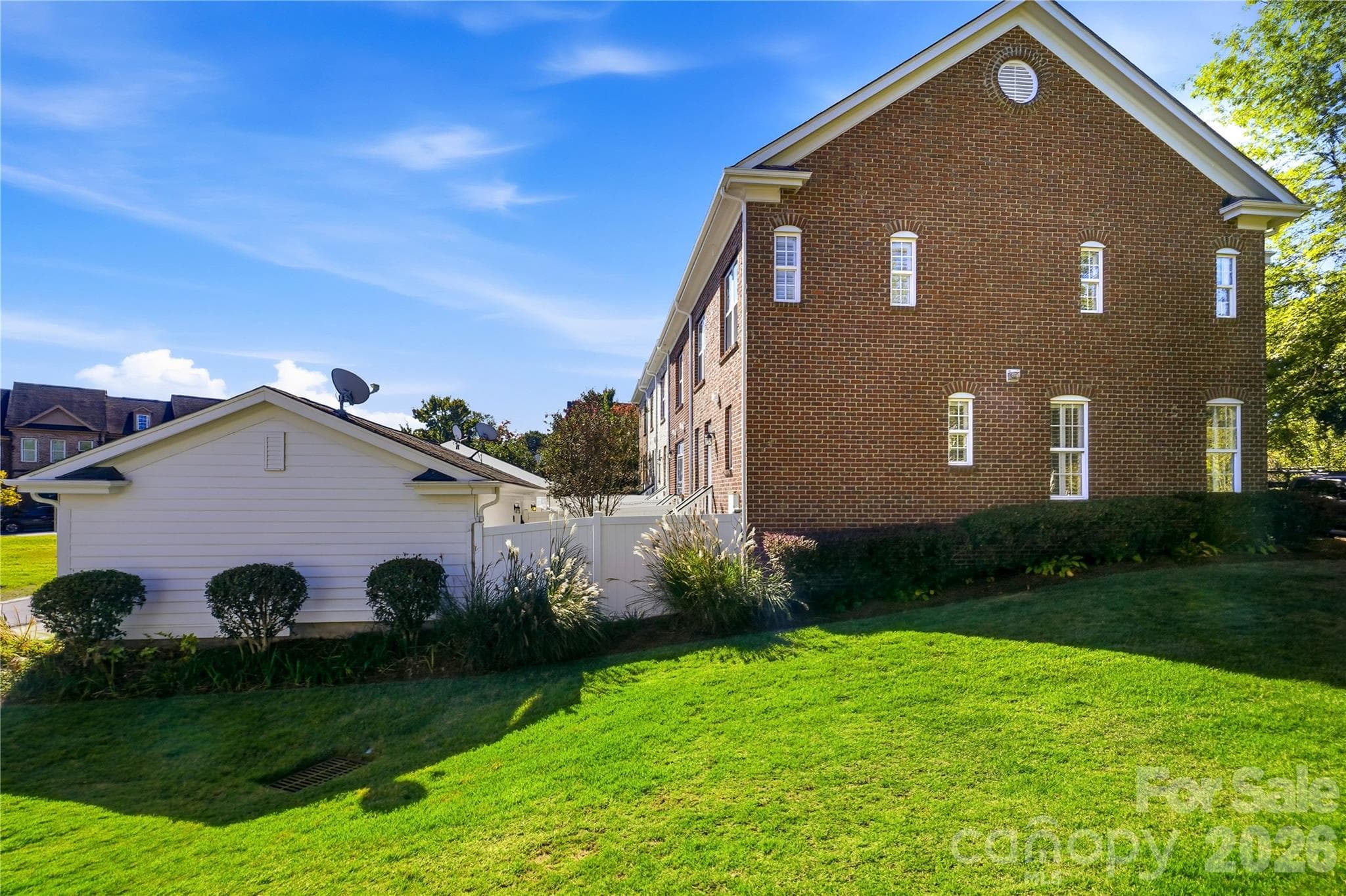 Large common space on side of house - 16918 Summers Walk Boulevard, Davidson