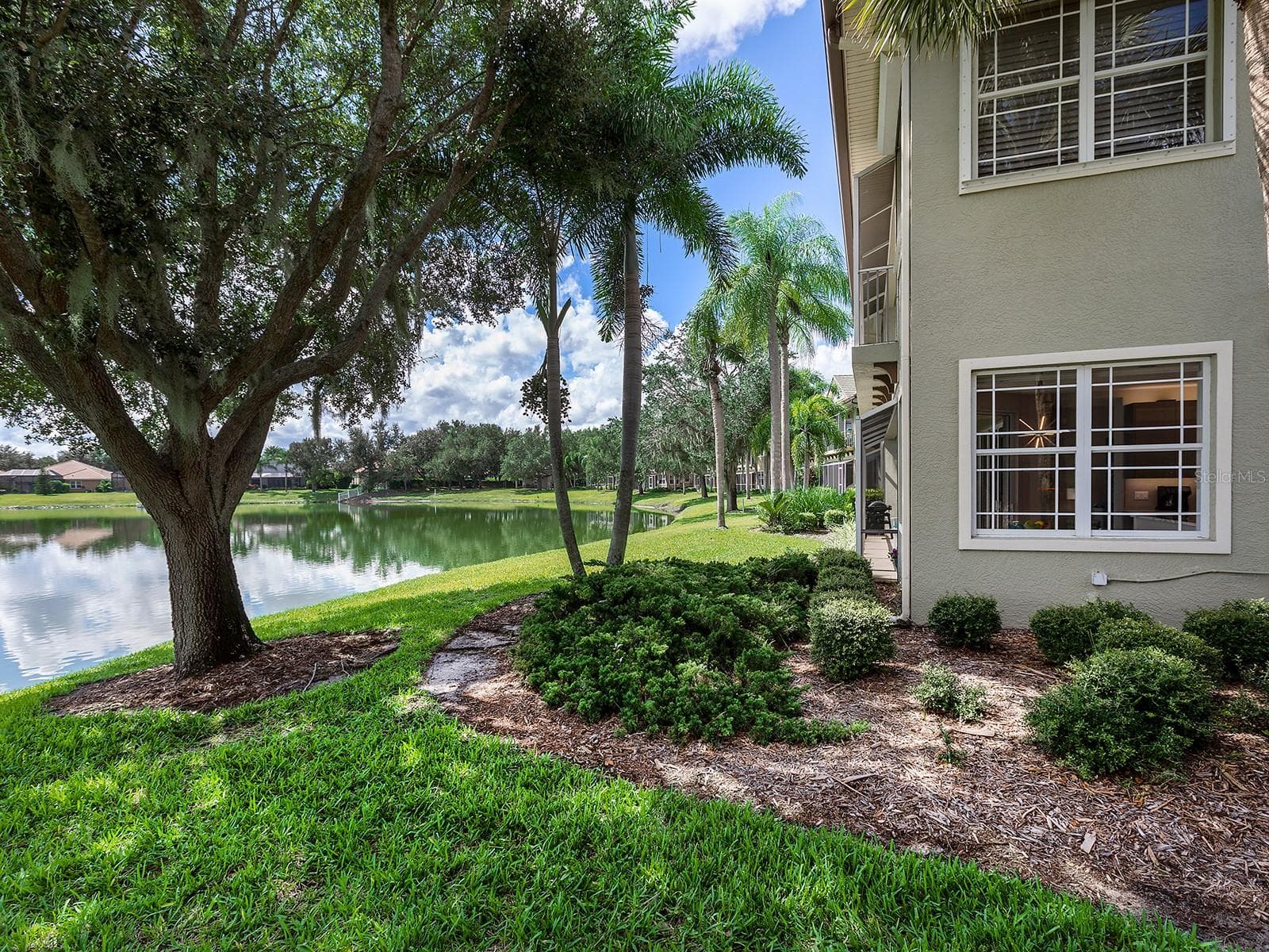 Wonderful Corner/End Unit - 6527 MOORINGS POINT CIR #101, LAKEWOOD RANCH