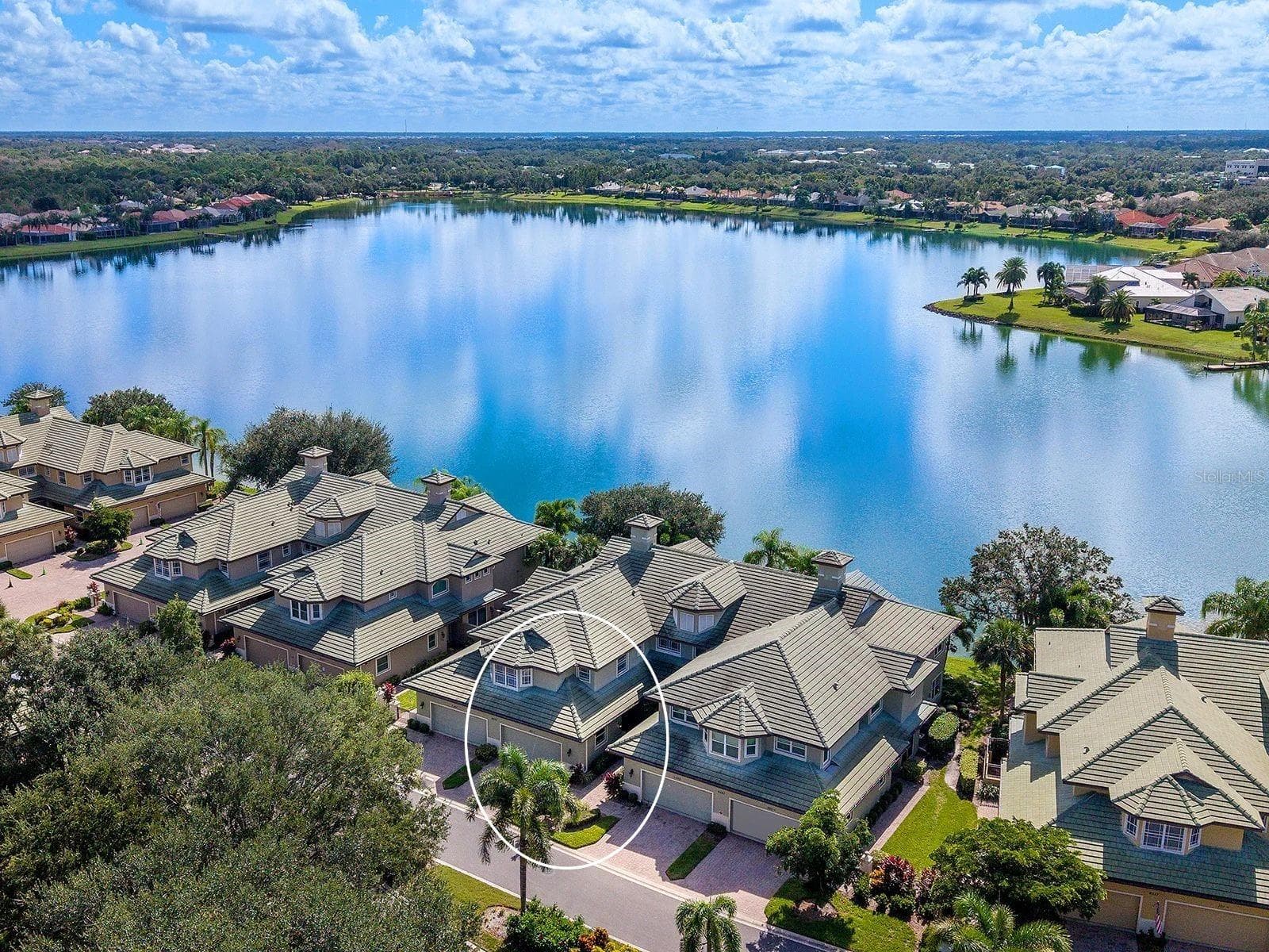 Lakefront- Newer Roof & Exterior Painting - 6527 MOORINGS POINT CIR #101, LAKEWOOD RANCH