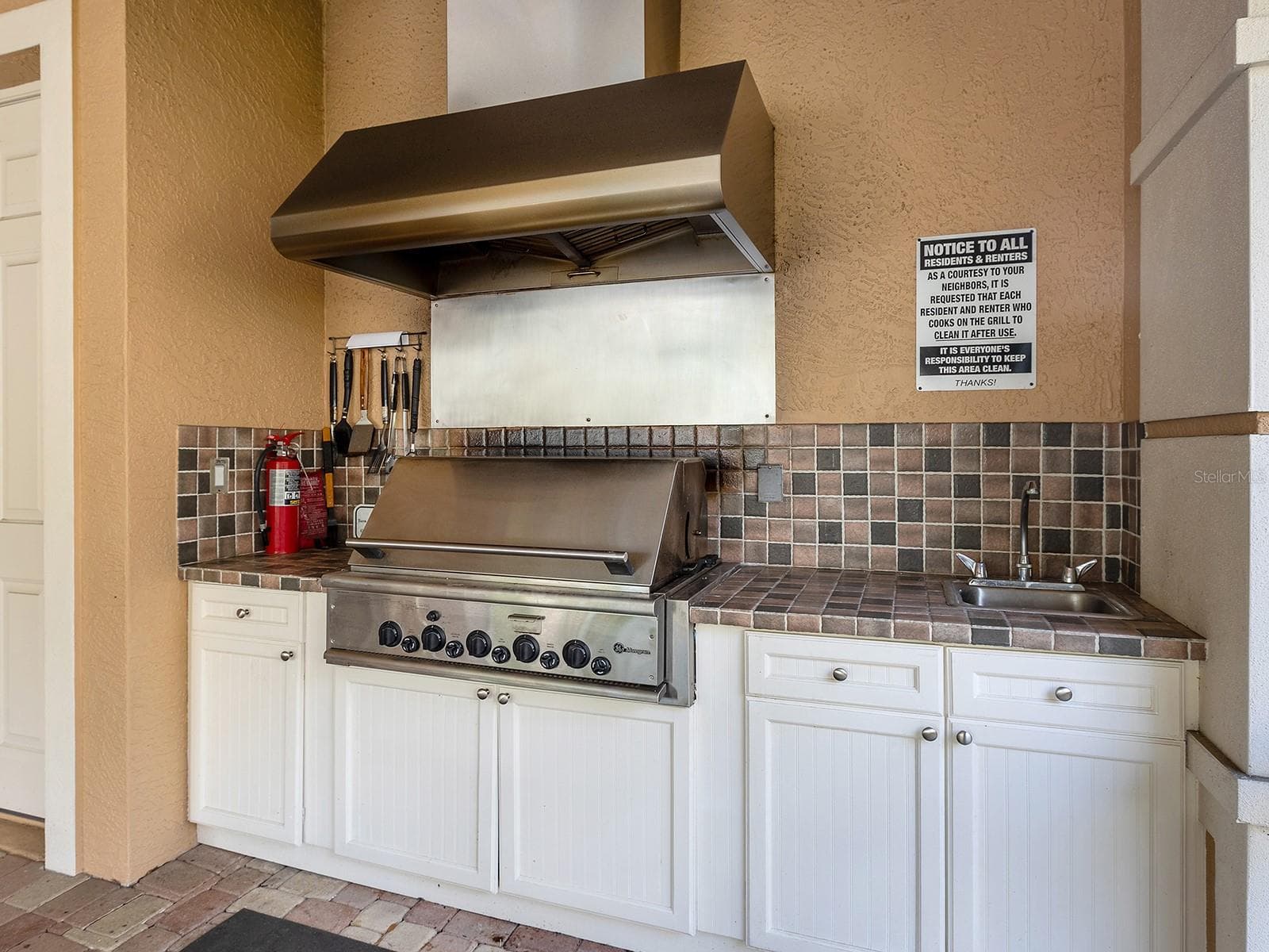 Built-in Grill for Residents to Enjoy - 6527 MOORINGS POINT CIR #101, LAKEWOOD RANCH