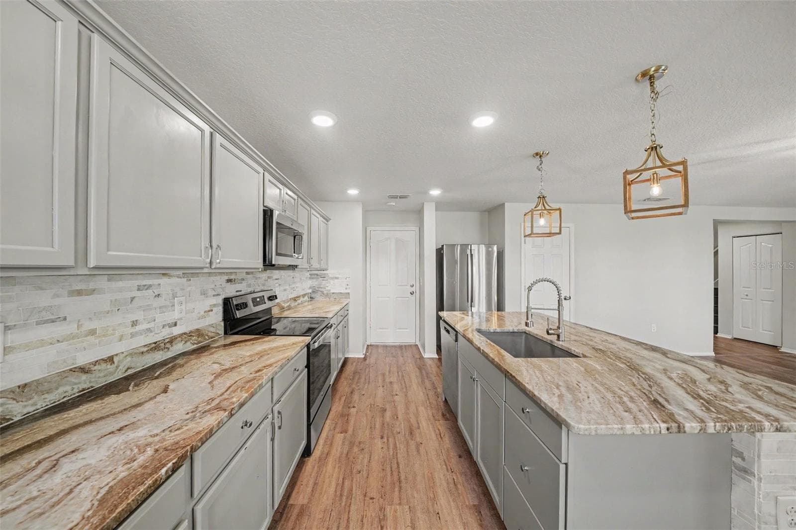 Single Family Residence at 13743 LARANJA ST, CLERMONT, photo 5 of 18