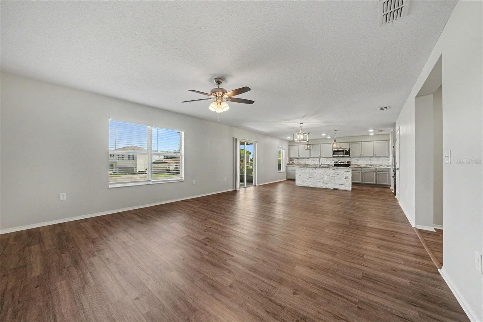 Single Family Residence at 13743 LARANJA ST, CLERMONT, photo 11 of 18