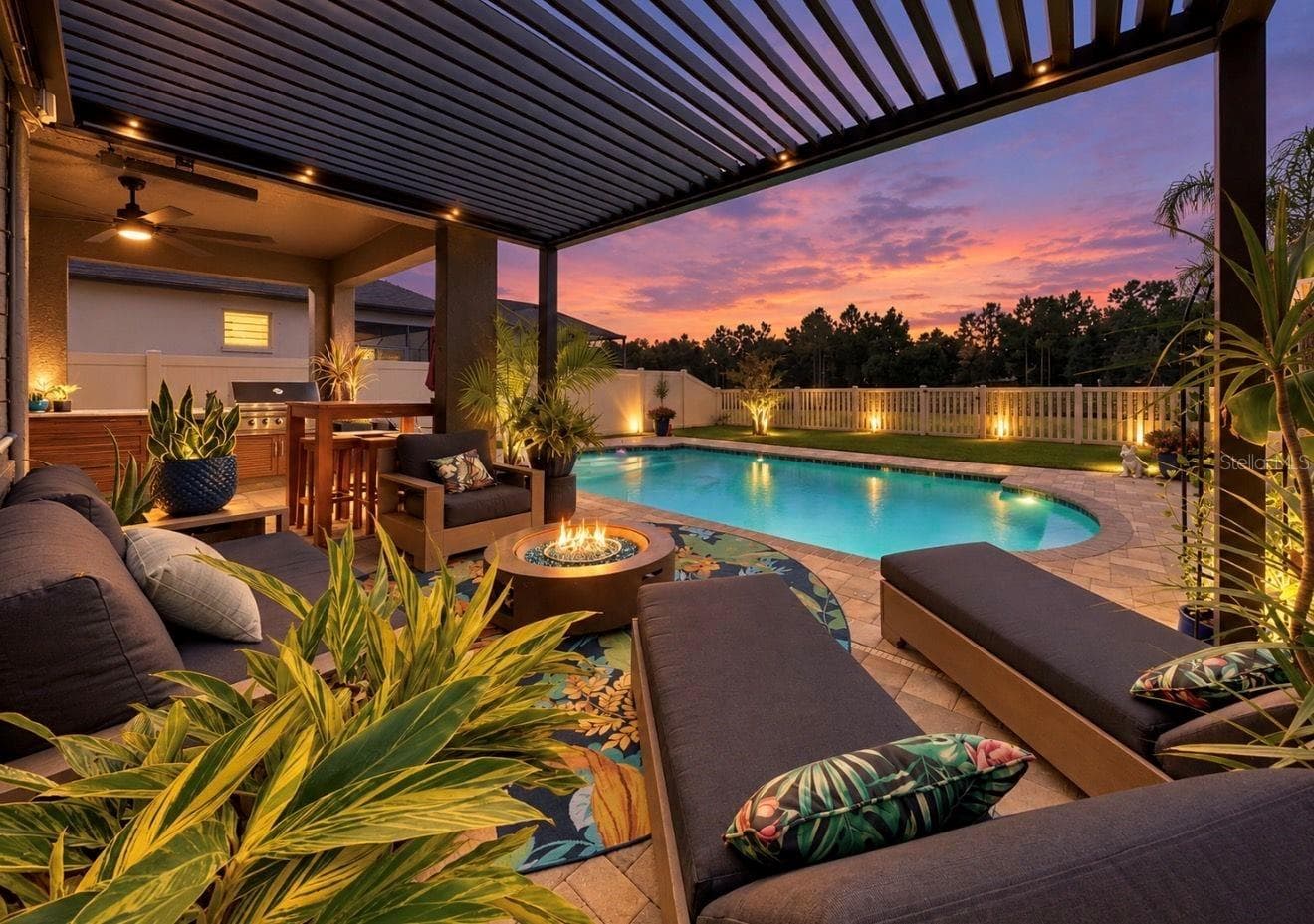 Single Family Residence at 12112 CREEK PRESERVE DR, RIVERVIEW, photo 2 of 48