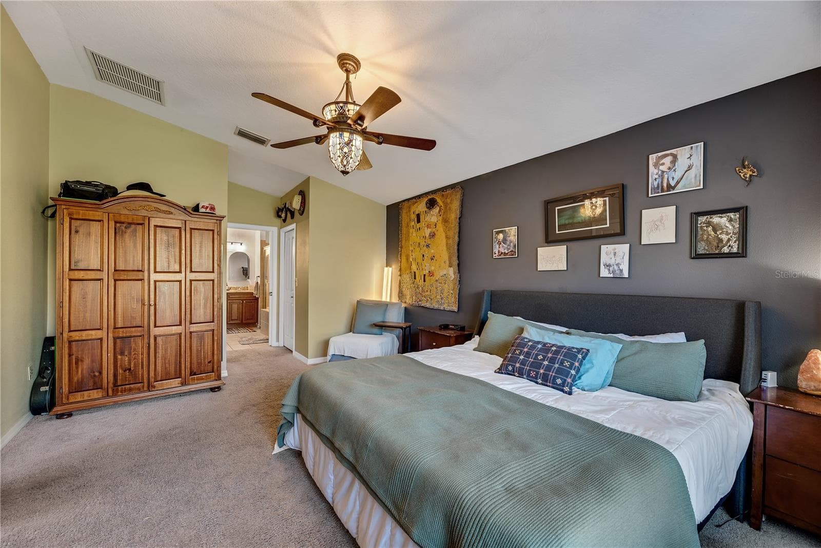Single Family Residence at 16316 BRIDGEGLADE LN, LITHIA, photo 16 of 28