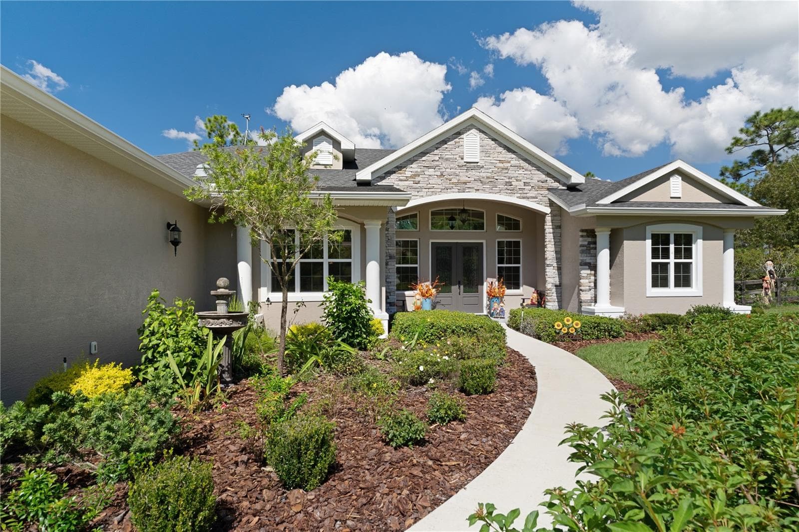 Single Family Residence at 4554 N PERRY DR, BEVERLY HILLS, photo 14 of 84