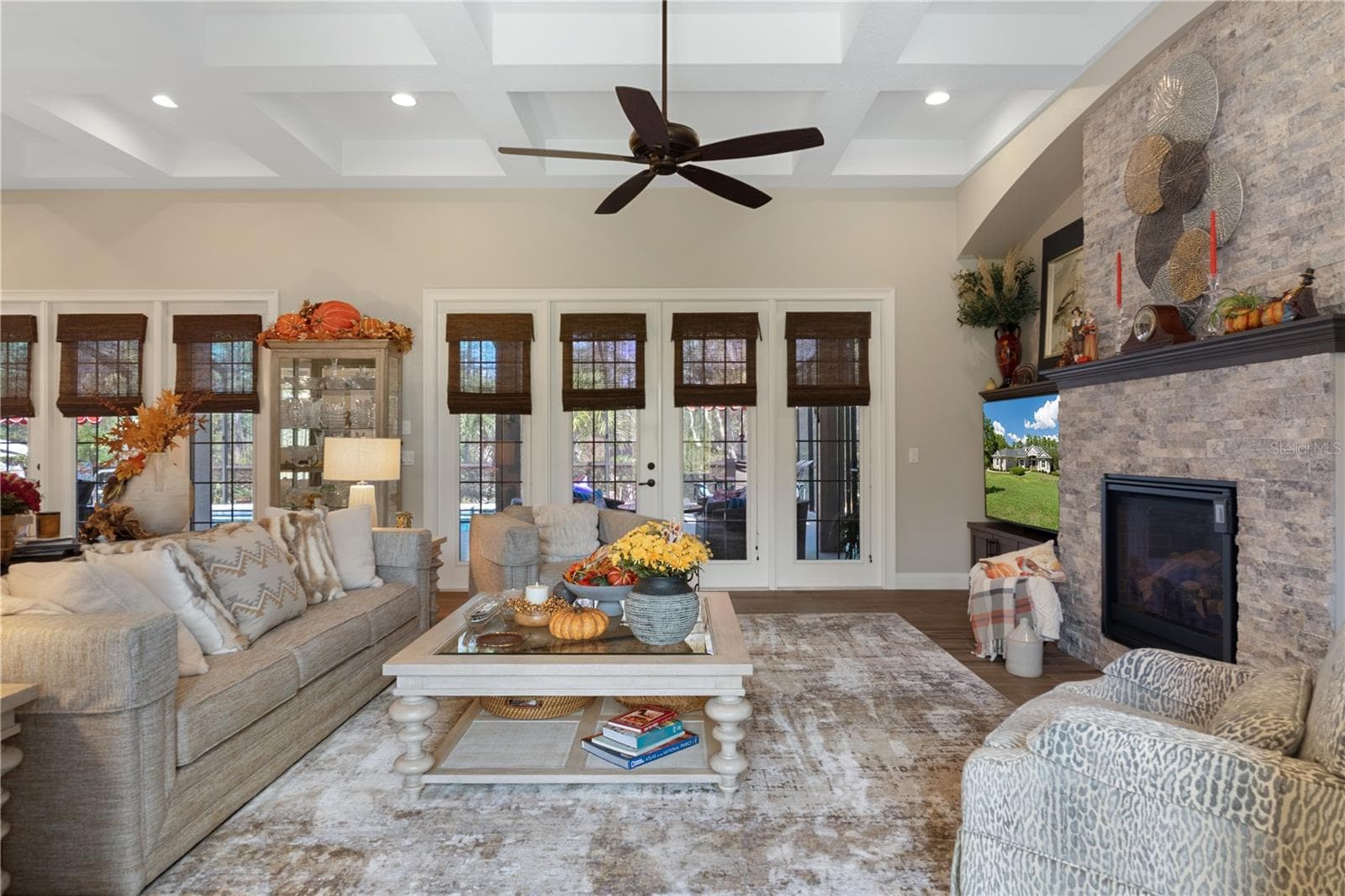 Single Family Residence at 4554 N PERRY DR, BEVERLY HILLS, photo 18 of 84