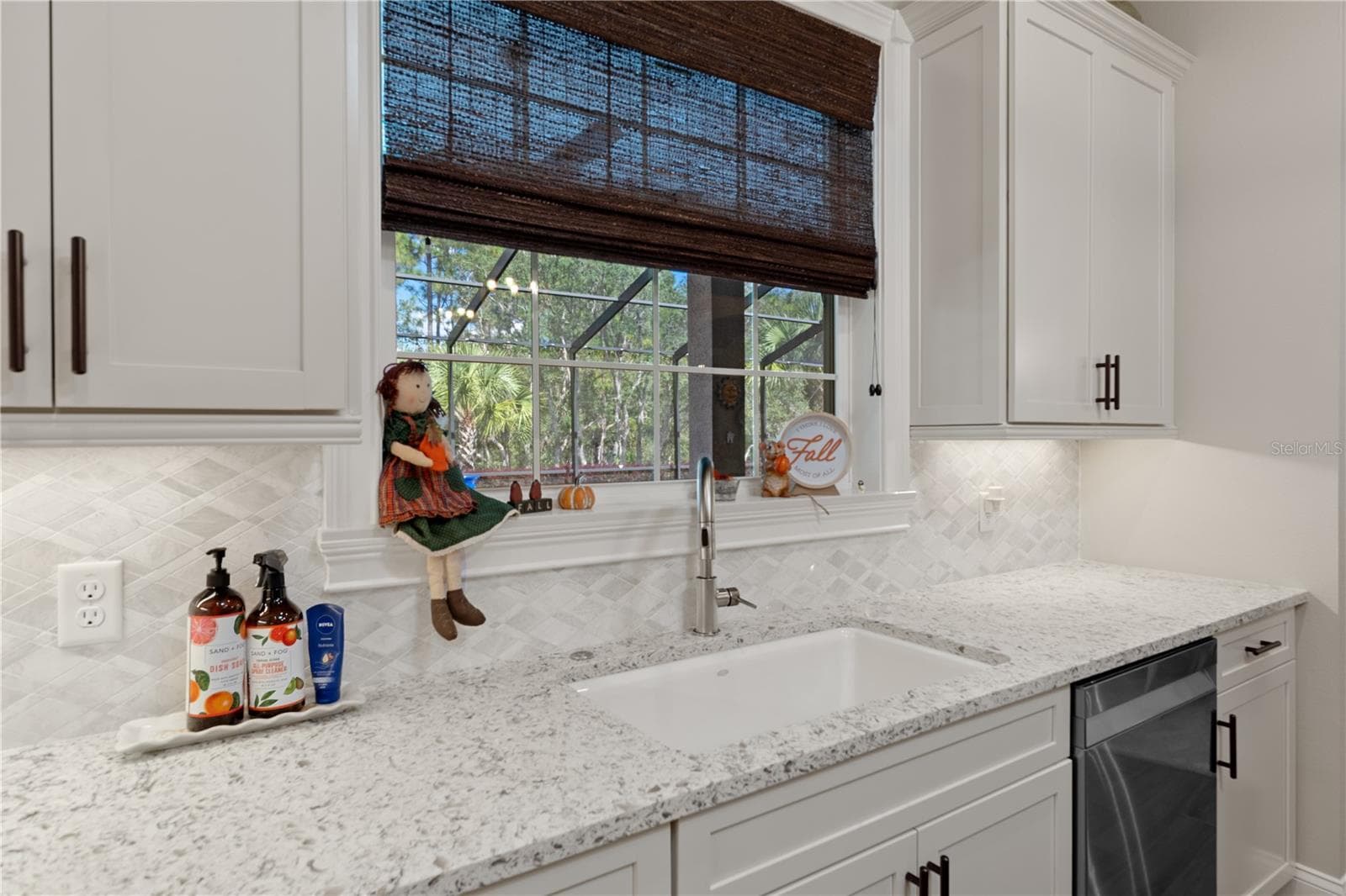 Single Family Residence at 4554 N PERRY DR, BEVERLY HILLS, photo 31 of 84