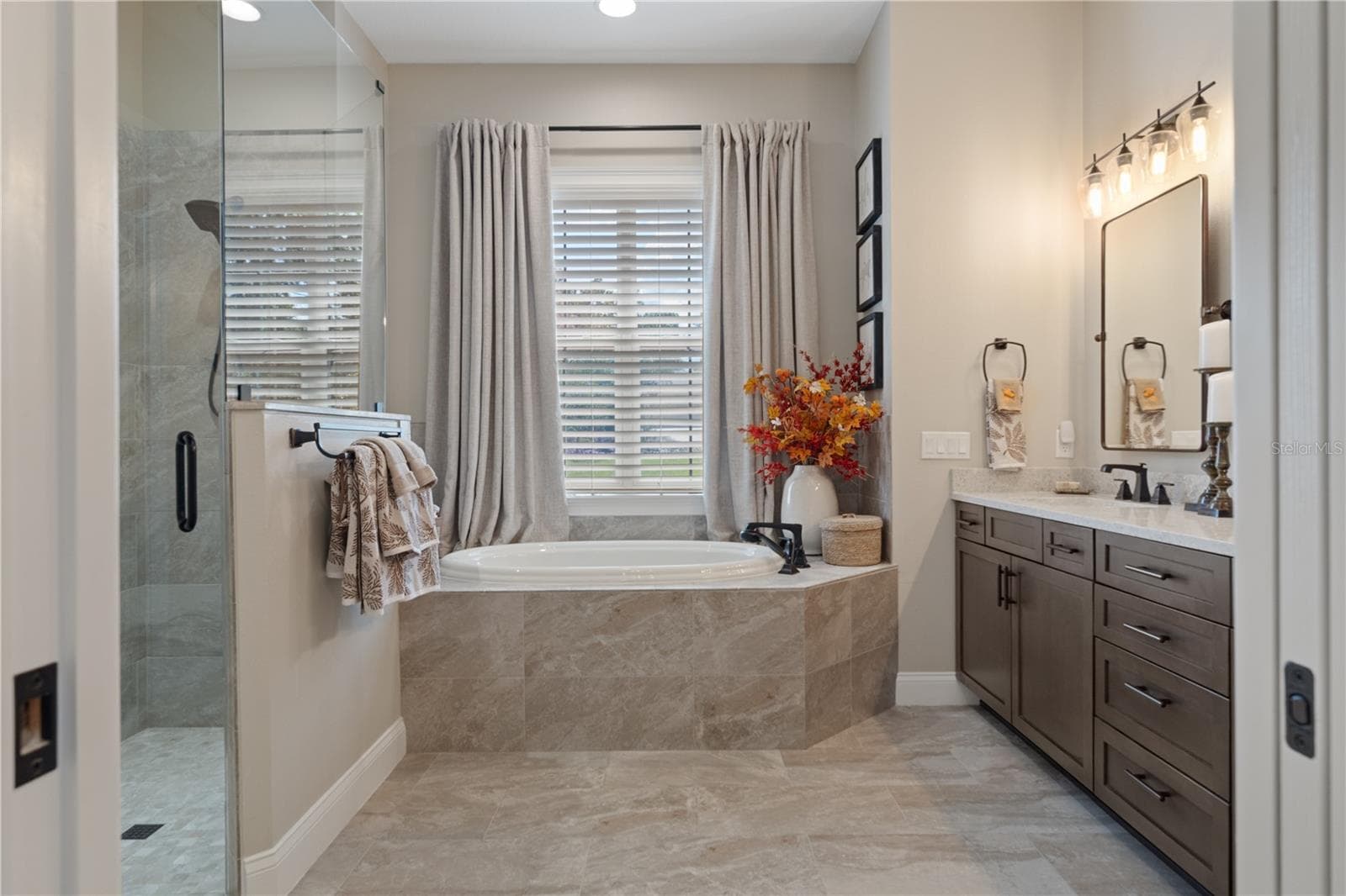 Single Family Residence at 4554 N PERRY DR, BEVERLY HILLS, photo 41 of 84