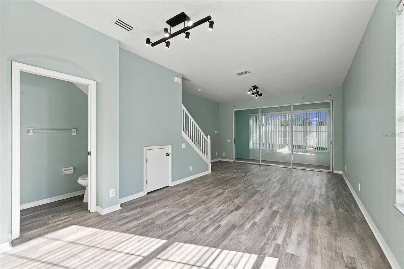 Living Room - 2555 NEWBERN DR, CLEARWATER