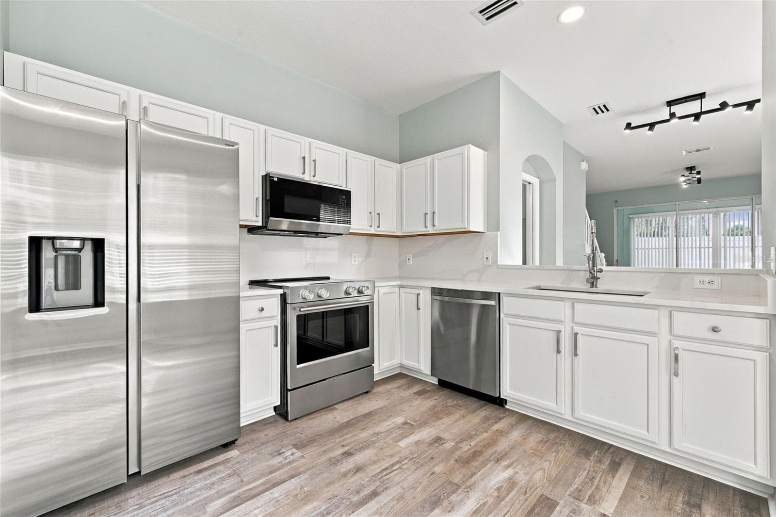 Kitchen - 2555 NEWBERN DR, CLEARWATER