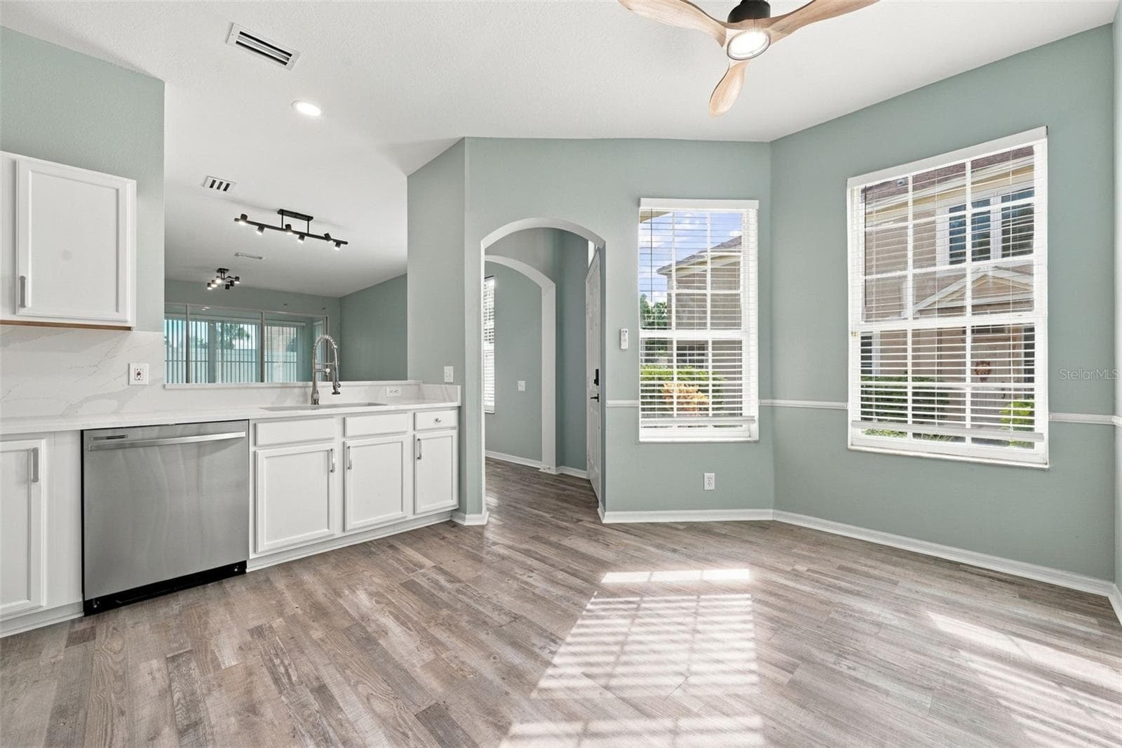 Eat In Space In Kitchen - 2555 NEWBERN DR, CLEARWATER