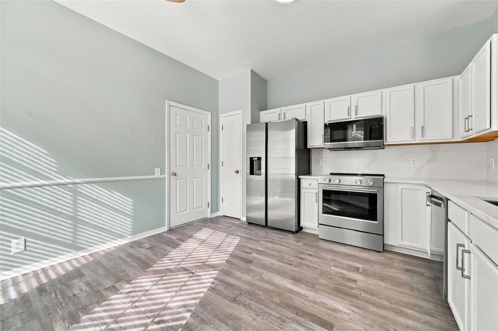 Kitchen - 2555 NEWBERN DR, CLEARWATER