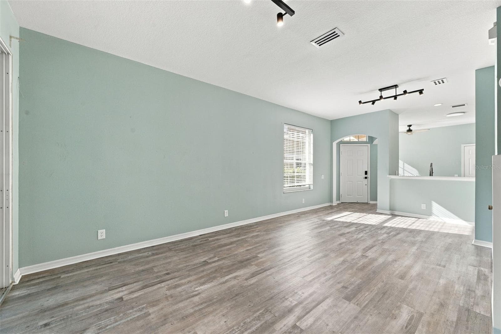 Living Room - 2555 NEWBERN DR, CLEARWATER