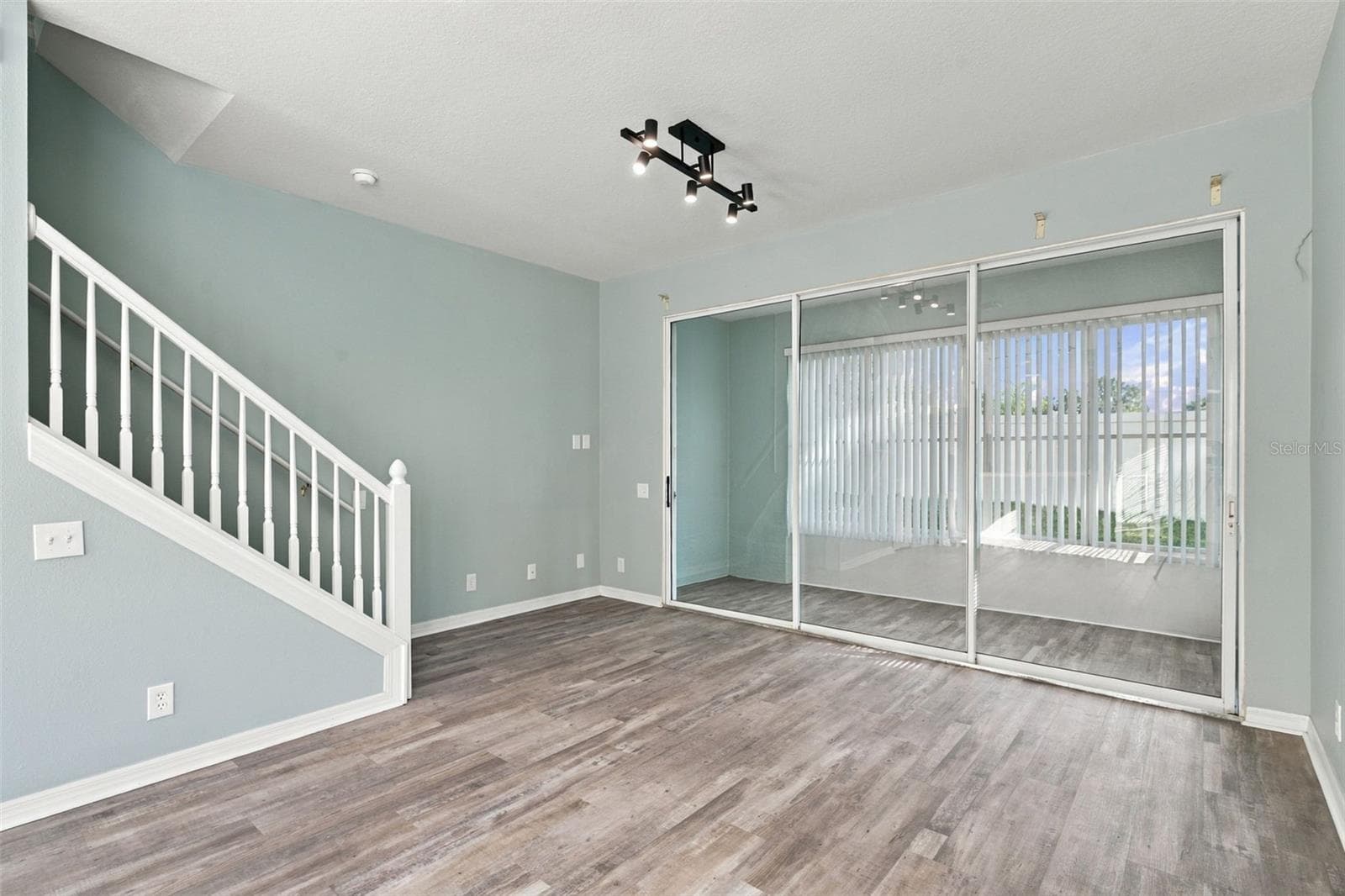 Living Room - 2555 NEWBERN DR, CLEARWATER