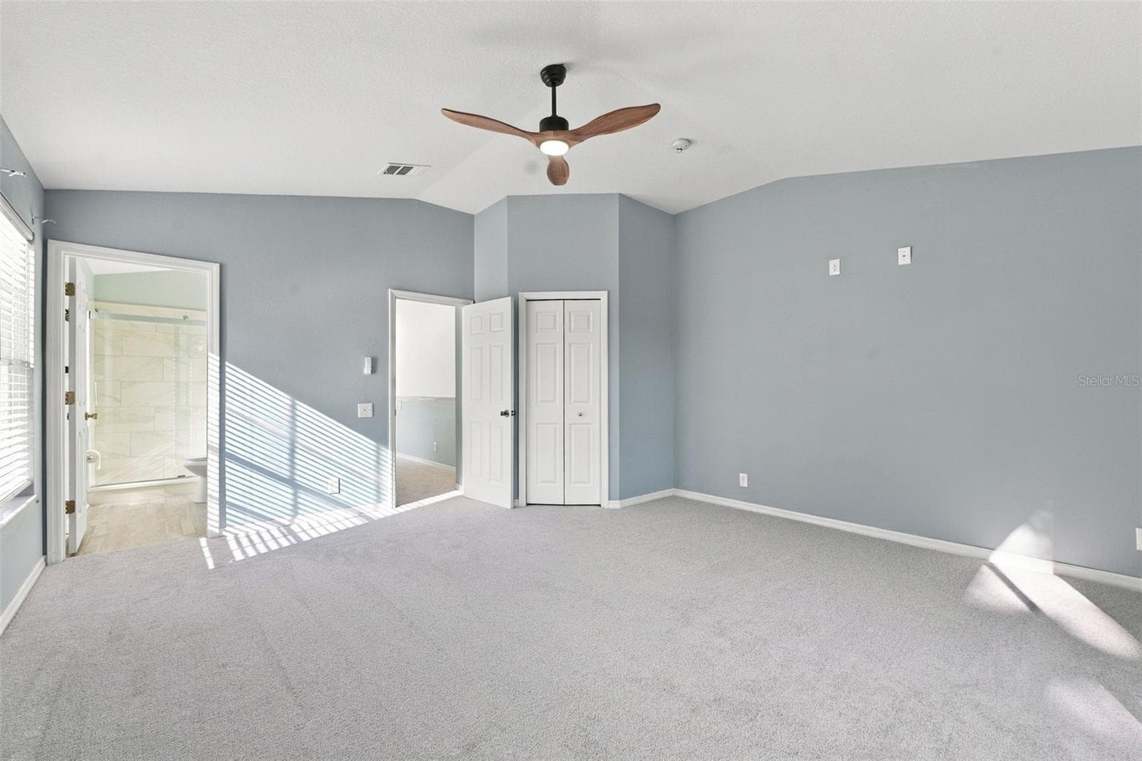 Primary Bedroom - 2555 NEWBERN DR, CLEARWATER