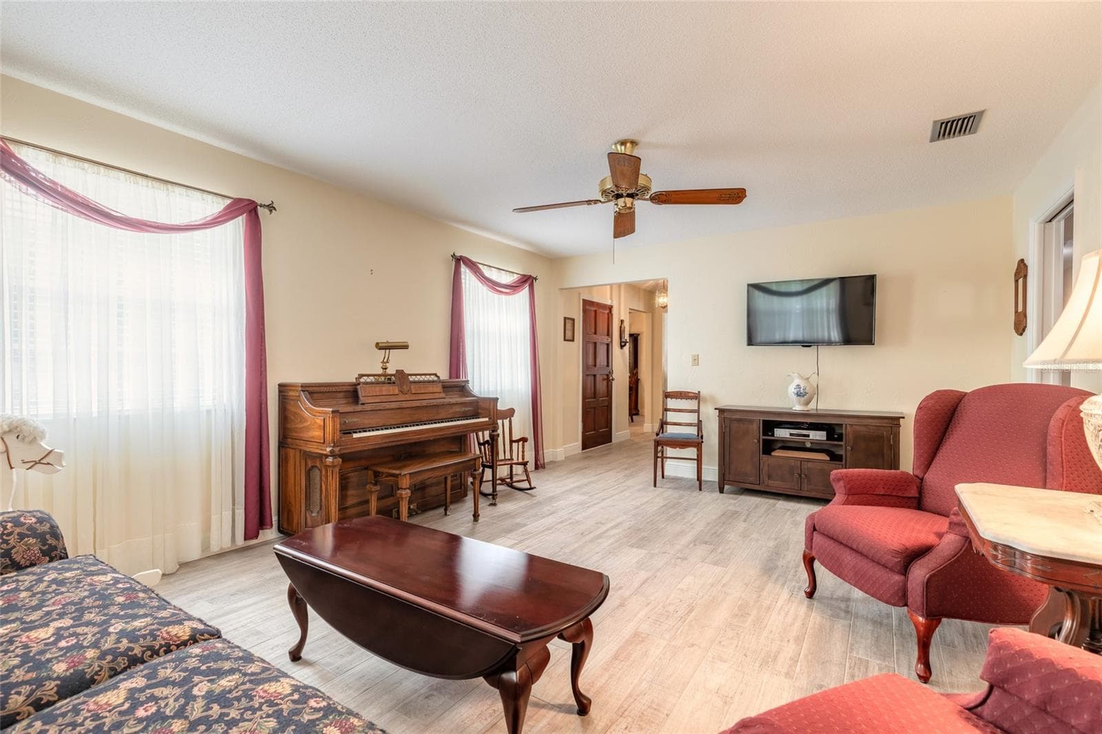 Single Family Residence at 47 MAYFIELD CIR, ORMOND BEACH, photo 15 of 42