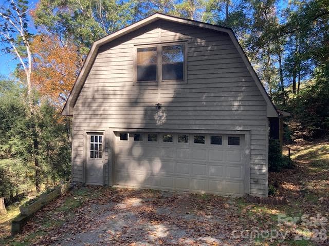 Large Double Garage - 92 Longridge Lane, Waynesville