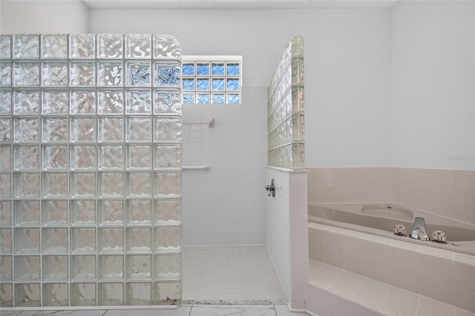 MASTER BATHROOM - 24151 BELLE MEDE DR, LEESBURG
