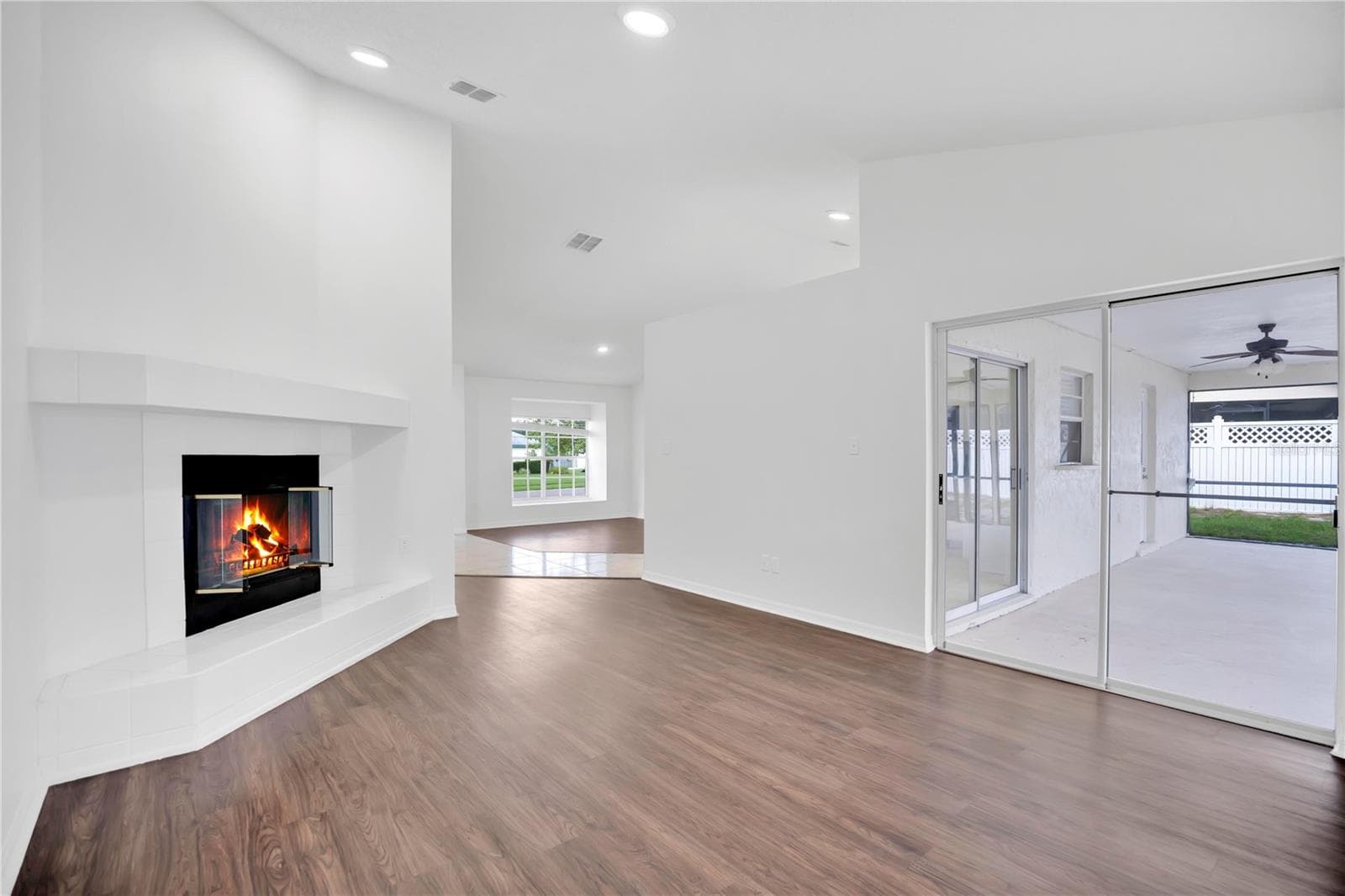 Single Family Residence at 1056 CONDOR PL, WINTER SPRINGS, photo 12 of 32