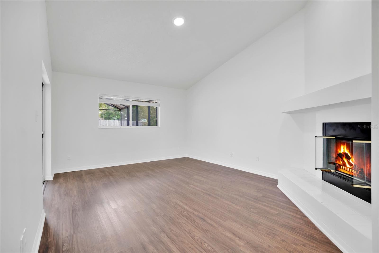 Single Family Residence at 1056 CONDOR PL, WINTER SPRINGS, photo 13 of 32