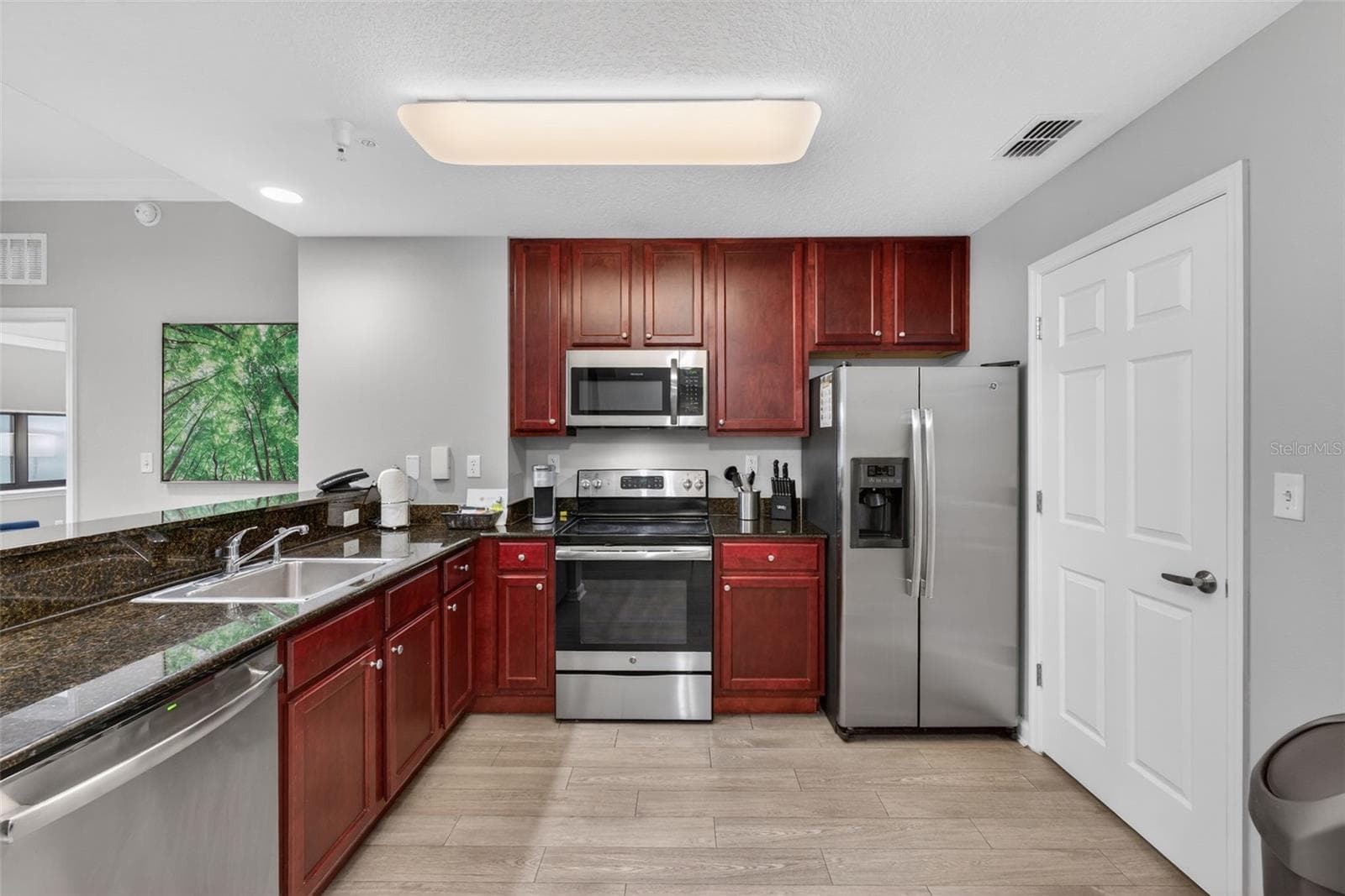 Condo - Hotel at 14501 GROVE RESORT AVE #1528, WINTER GARDEN, photo 6 of 51