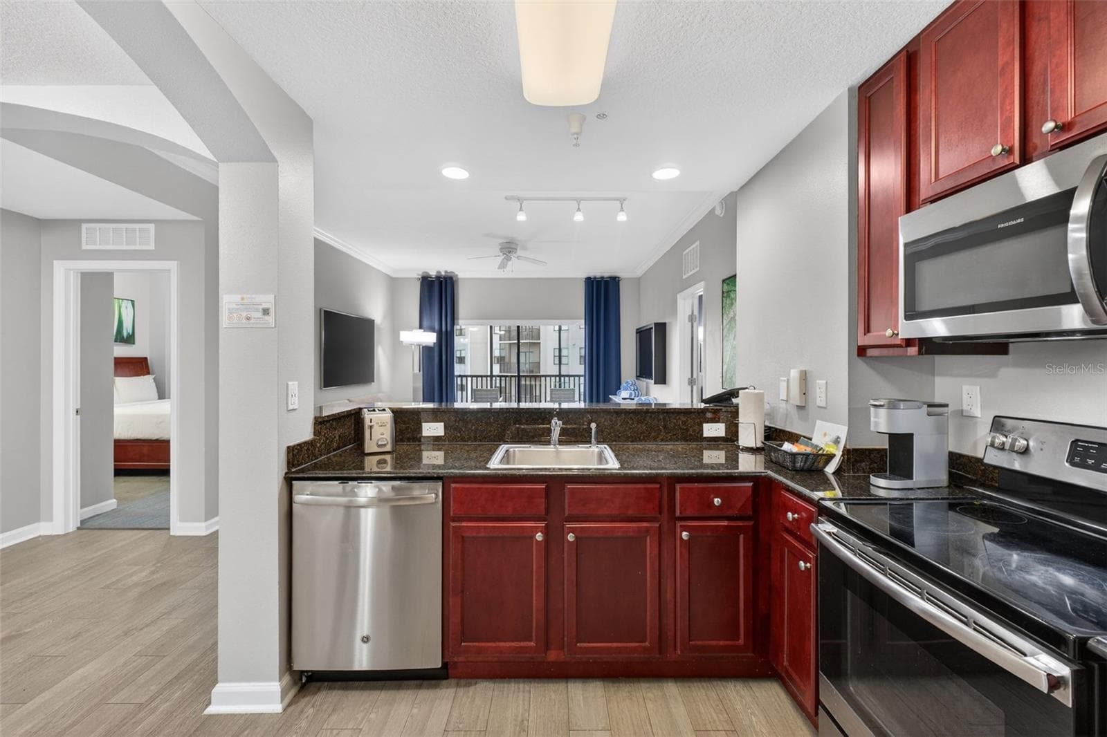 Condo - Hotel at 14501 GROVE RESORT AVE #1528, WINTER GARDEN, photo 7 of 51