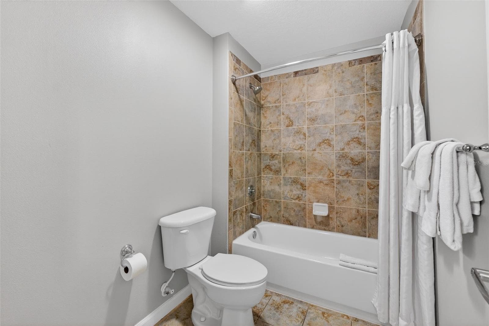 Condo - Hotel at 14501 GROVE RESORT AVE #1528, WINTER GARDEN, photo 27 of 51