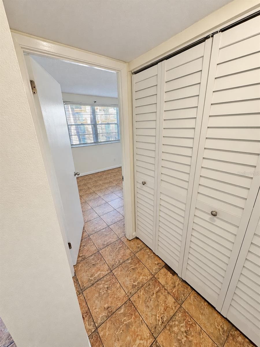 Hallway - 5820 N CHURCH AVE #251, TAMPA
