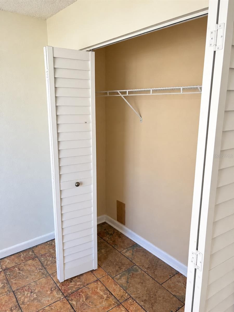 closet - 5820 N CHURCH AVE #251, TAMPA