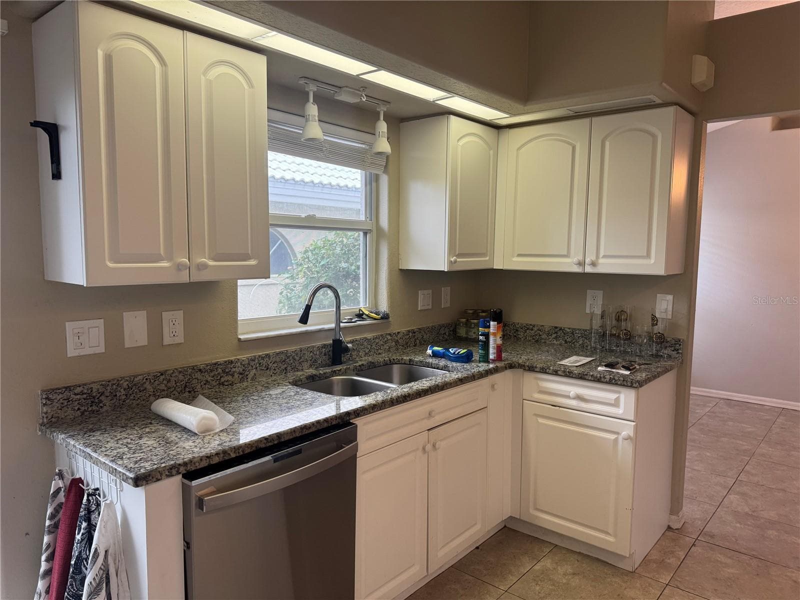 Single Family Residence at 1024 HARBOR TOWN DR, VENICE, photo 14 of 29