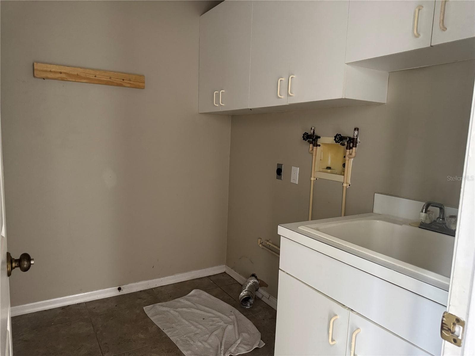 Single Family Residence at 1024 HARBOR TOWN DR, VENICE, photo 20 of 29