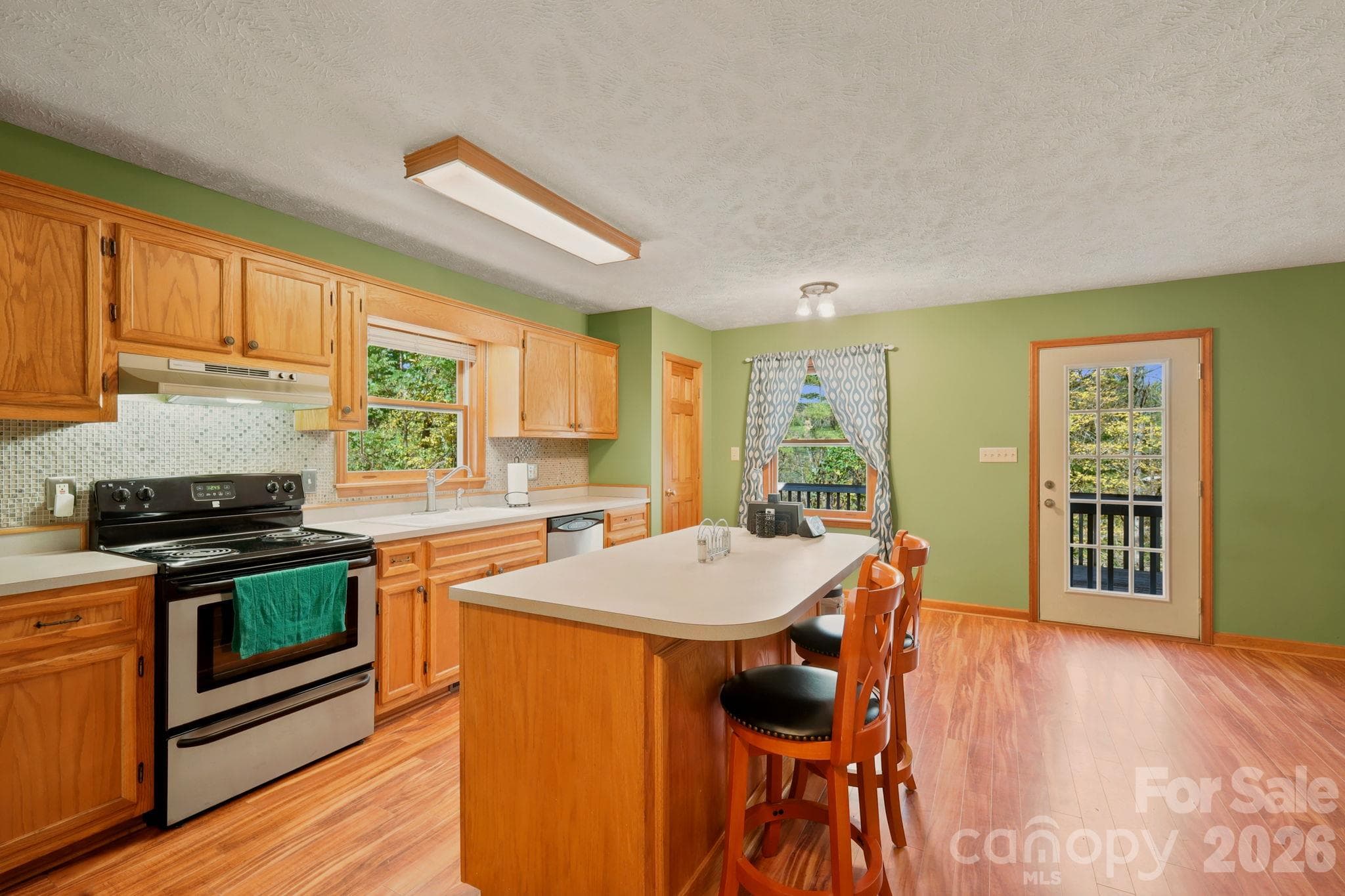 Kitchen - 610 Alpine Way, Todd
