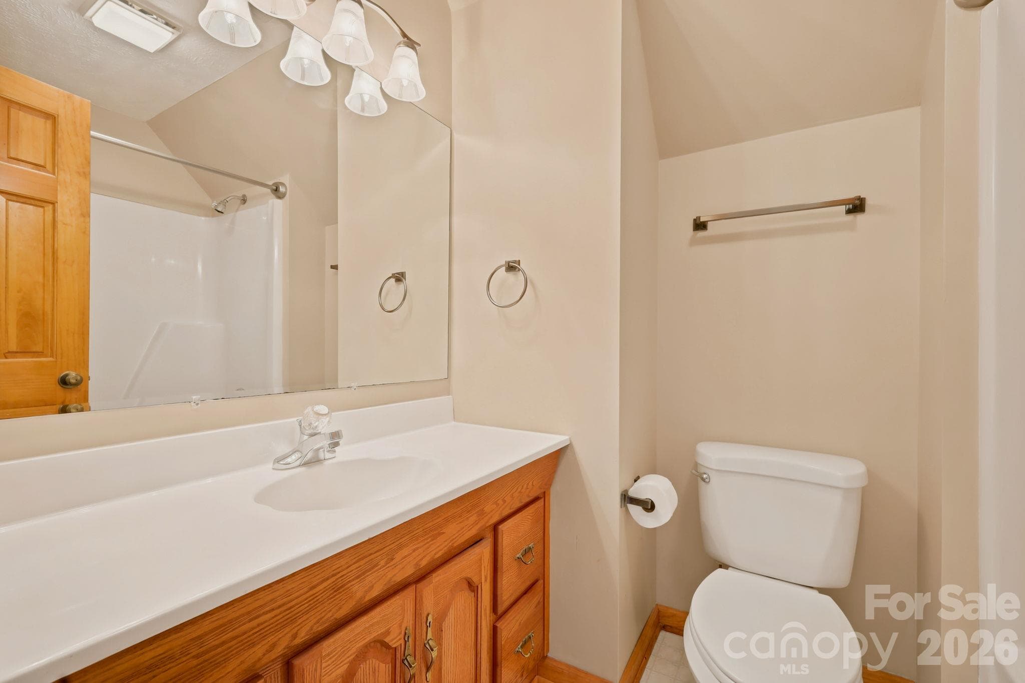 2nd Floor Bathroom - 610 Alpine Way, Todd