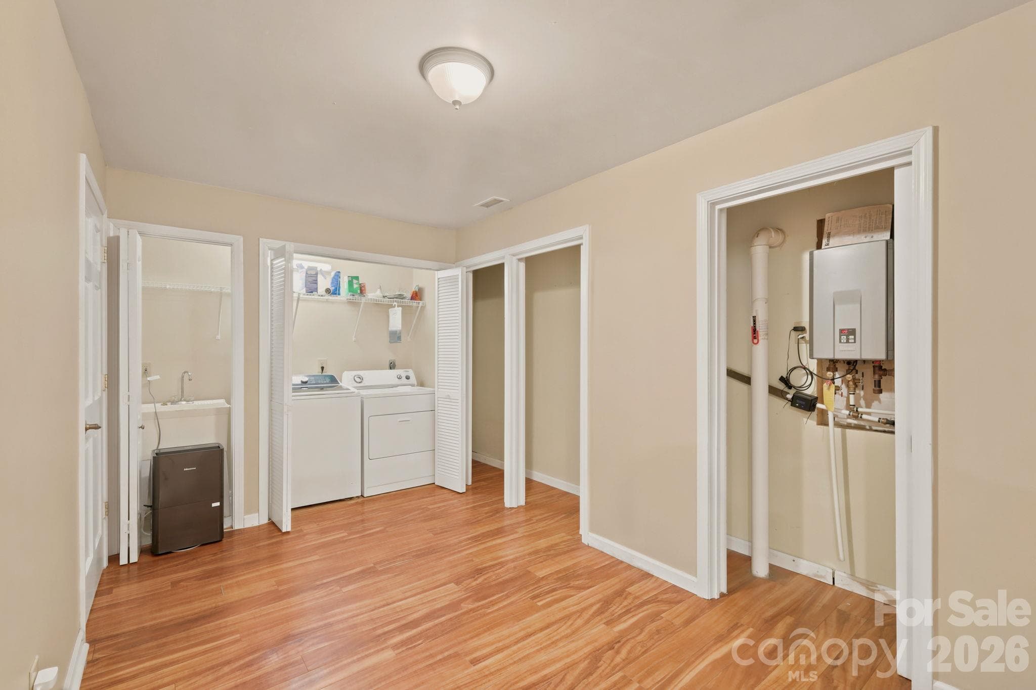 Basement Laundry 2 - 610 Alpine Way, Todd