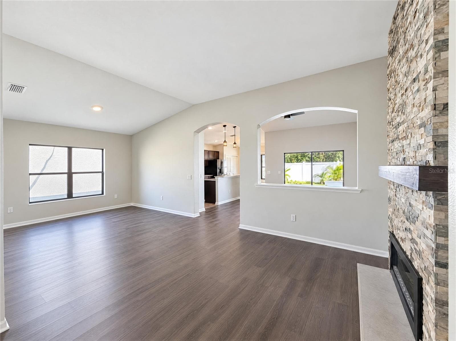Single Family Residence at 14337 SALTBY PL, SPRING HILL, photo 6 of 29
