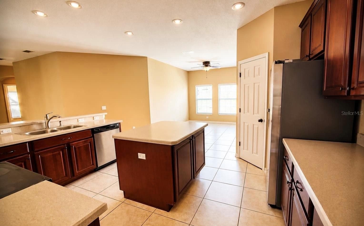 Single Family Residence at 3601 DAYDREAM PL, ST CLOUD, photo 5 of 19