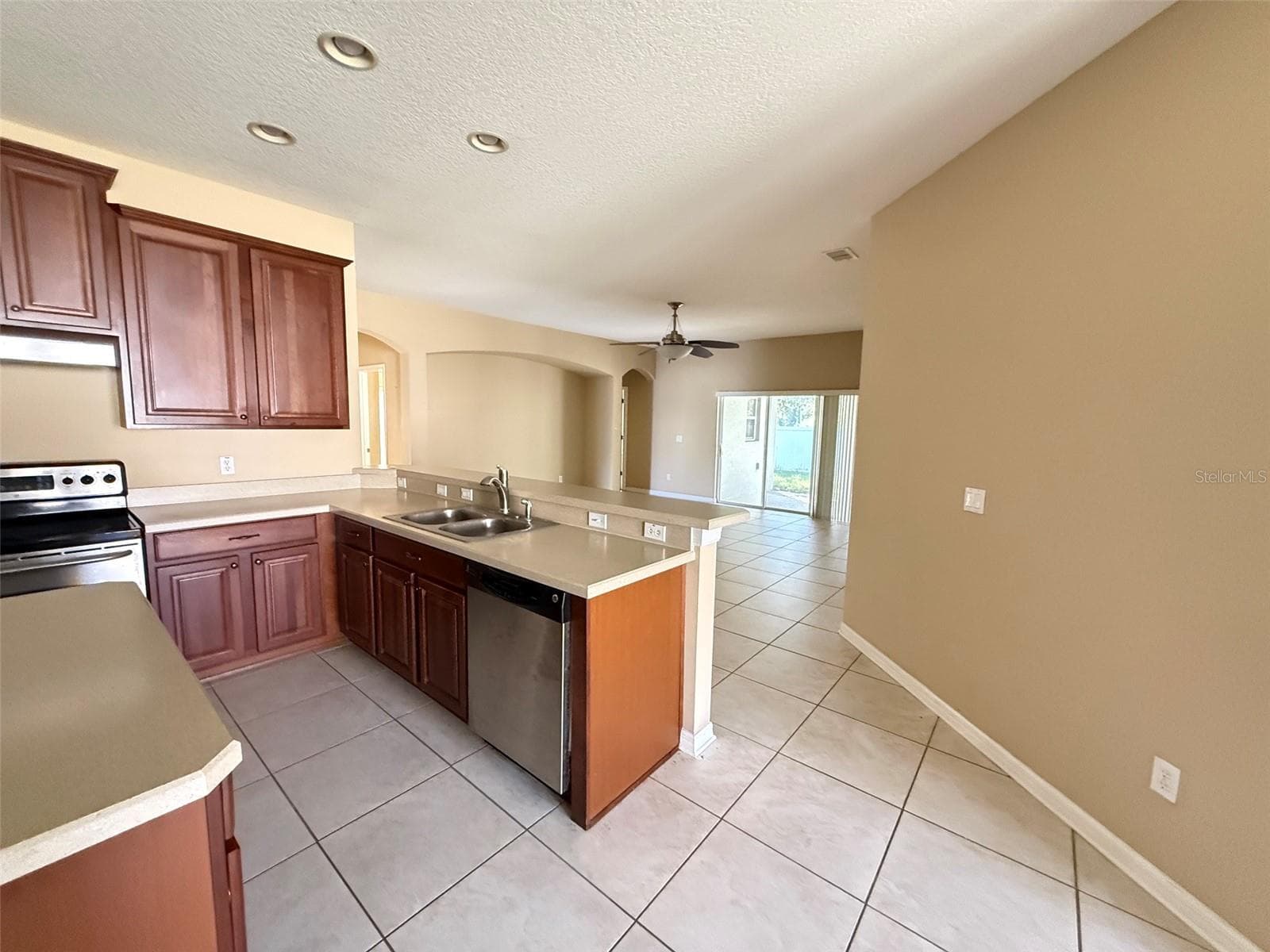 Single Family Residence at 3601 DAYDREAM PL, ST CLOUD, photo 7 of 19