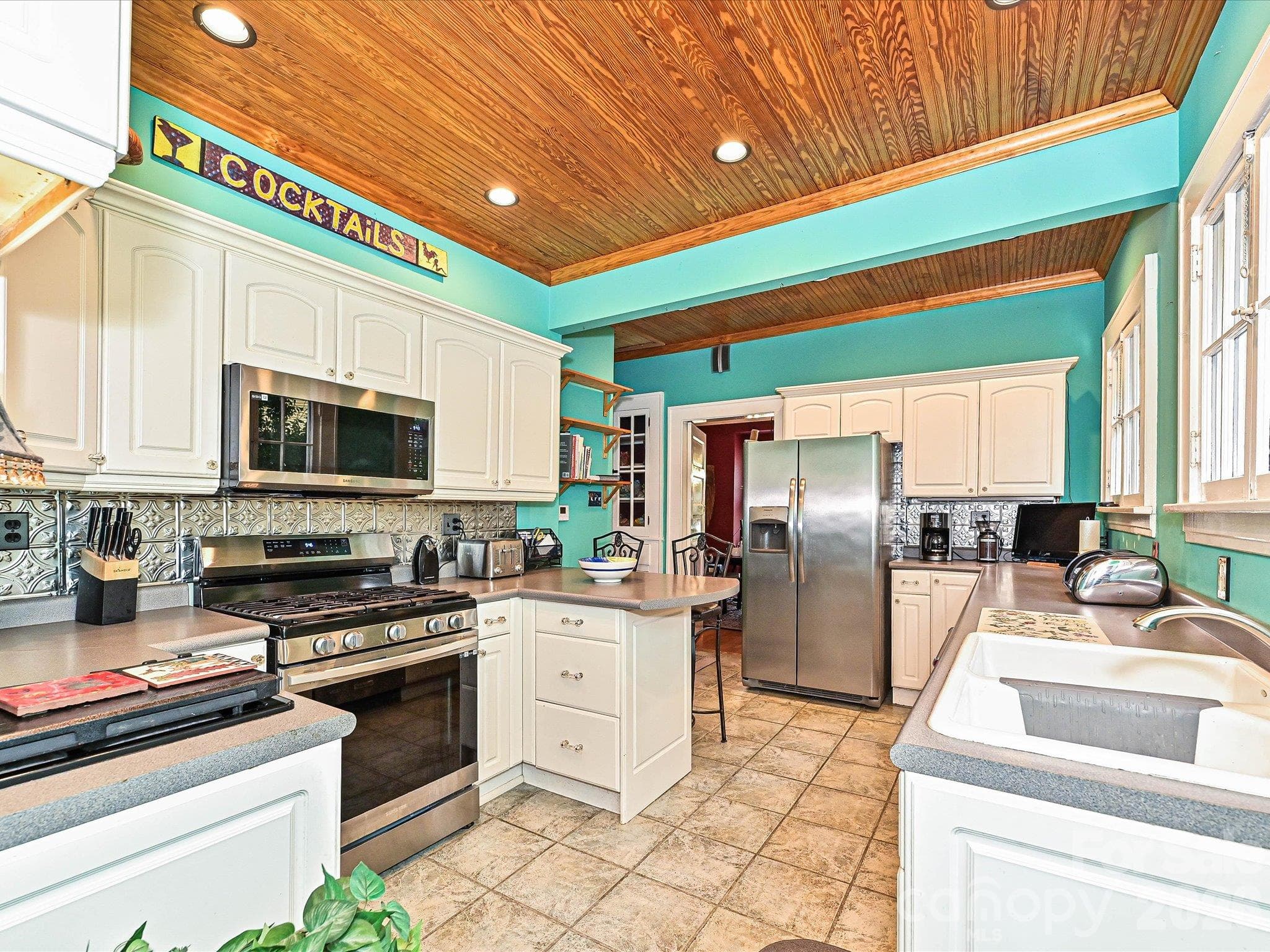 Single Family Residence at 1532 The Plaza, Charlotte, photo 14 of 37