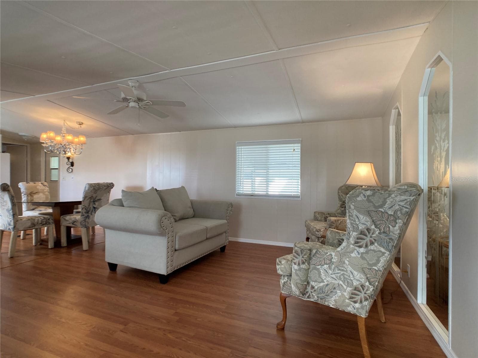 Sitting area at end of kitchen - 1710 7TH ST SW #44, RUSKIN