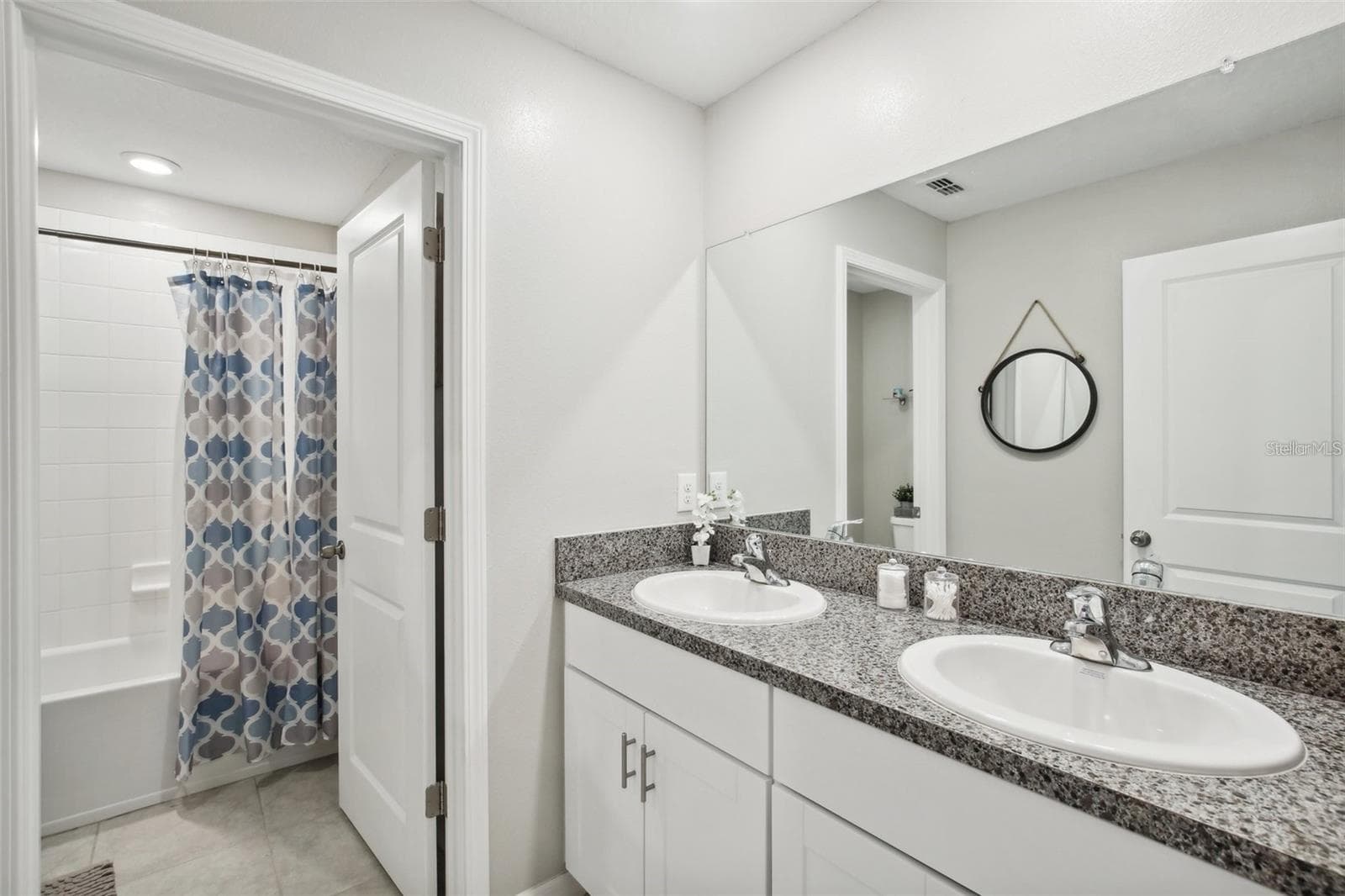 Single Family Residence at 13721 SEA BRIDGE DR, HUDSON, photo 11 of 36